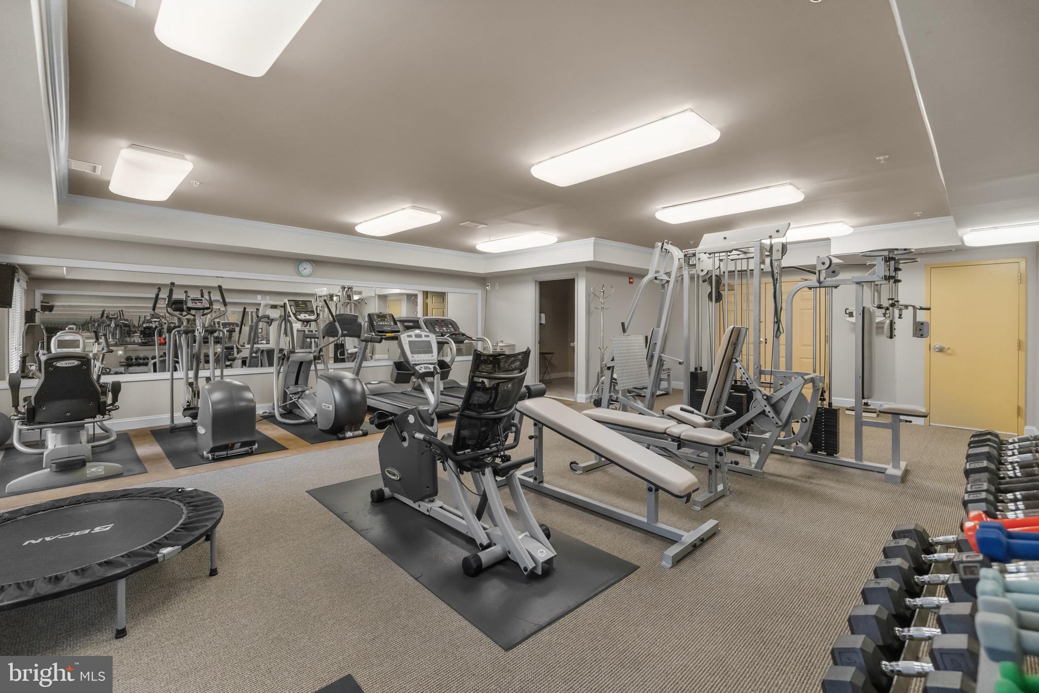 SAINTSBURY PLAZA - Residential