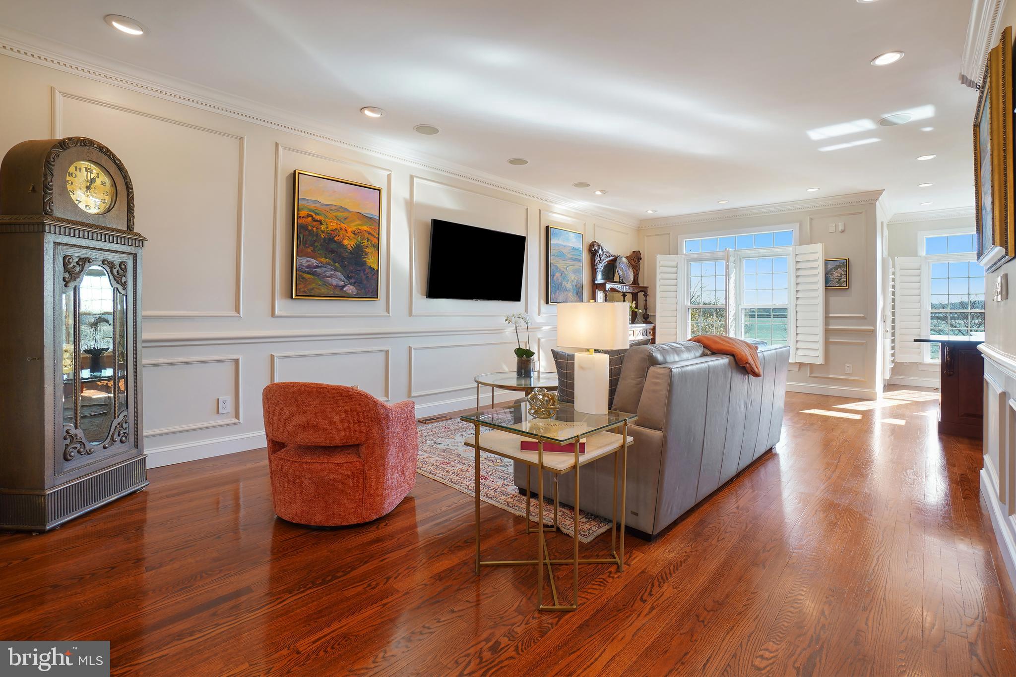 RIVERGATE - Residential