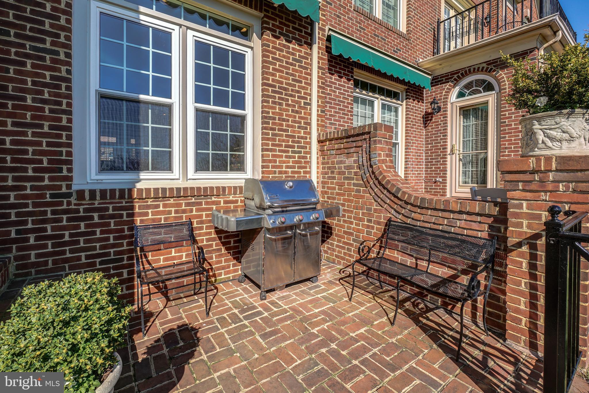 RIVERGATE - Residential