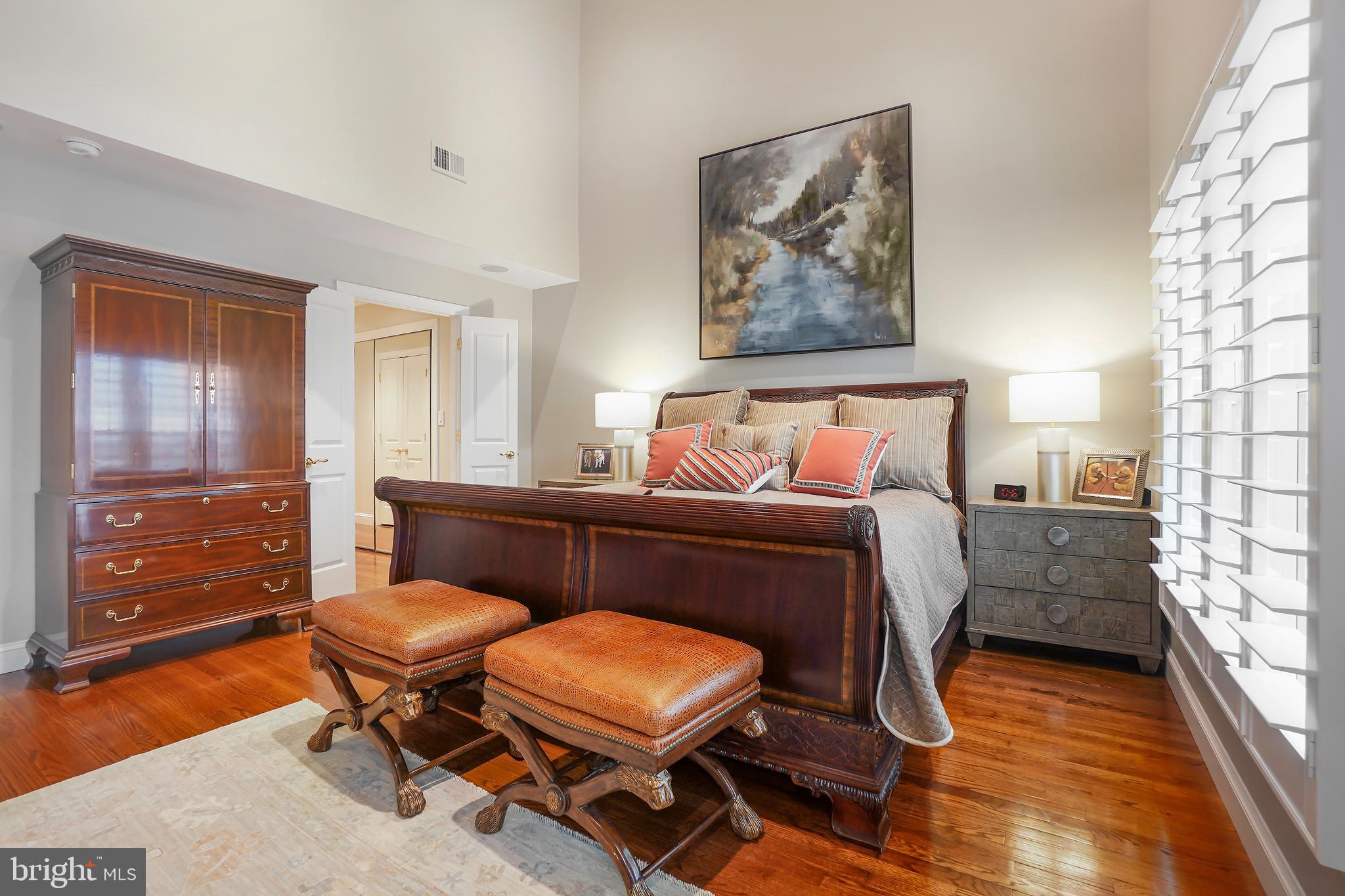 RIVERGATE - Residential