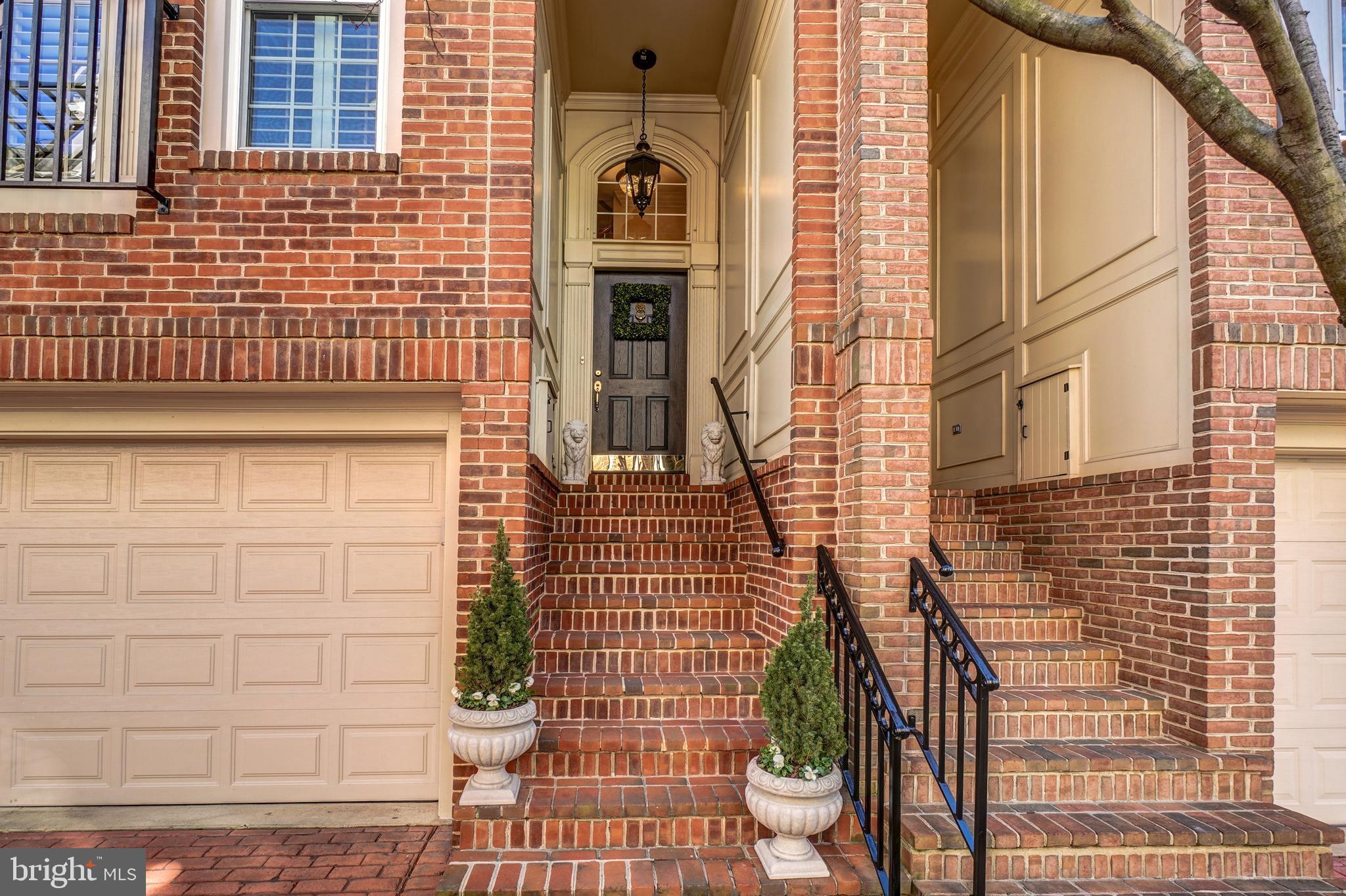 RIVERGATE - Residential