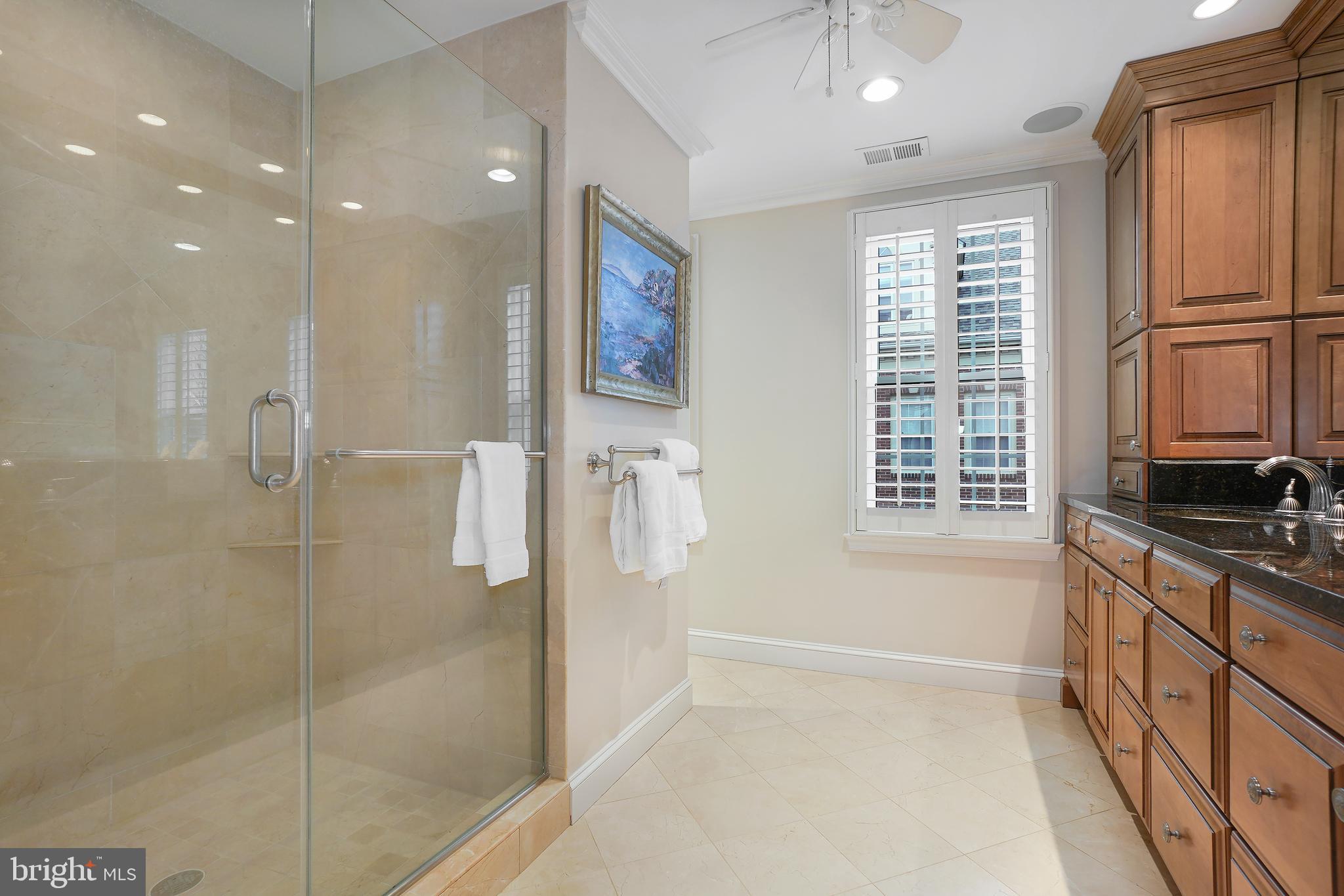 RIVERGATE - Residential