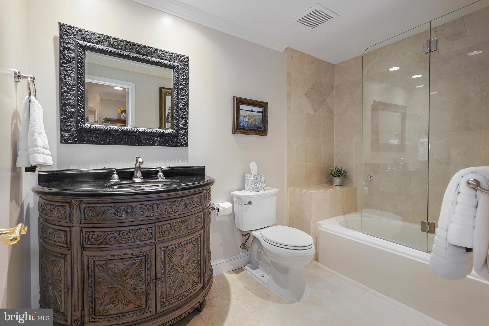 RIVERGATE - Residential