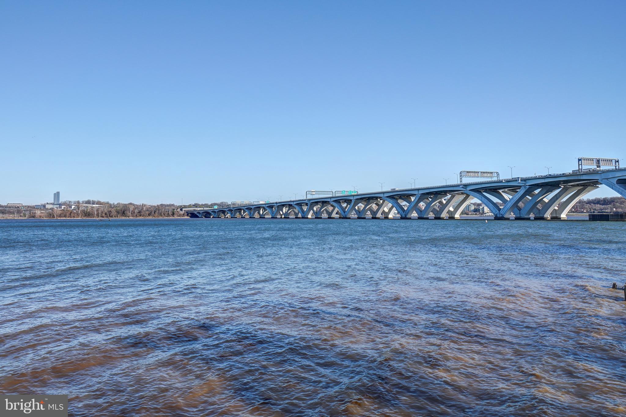 RIVERGATE - Residential