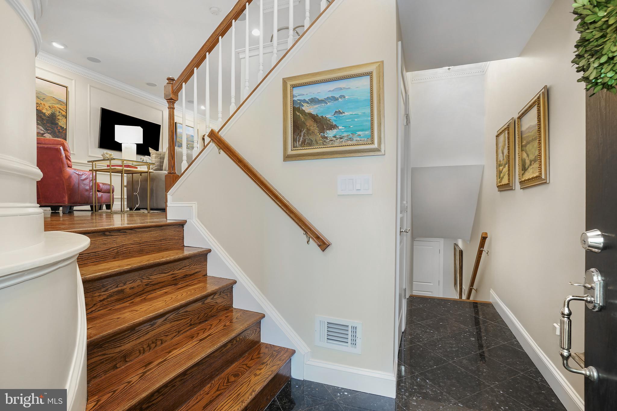 RIVERGATE - Residential