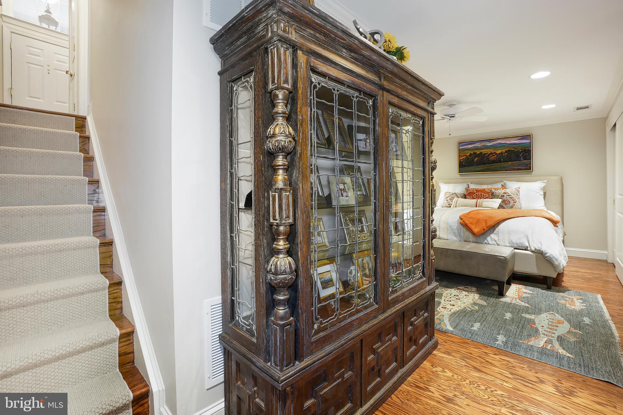 RIVERGATE - Residential