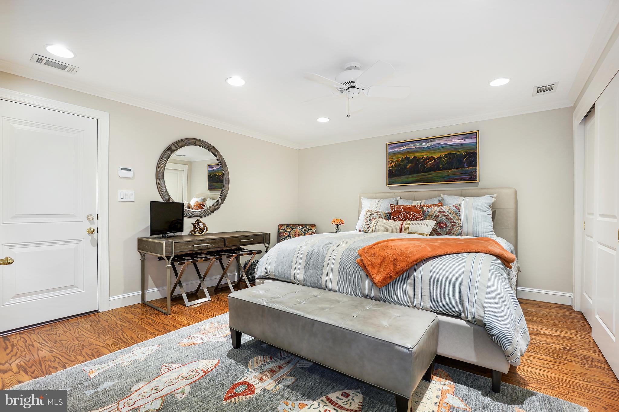 RIVERGATE - Residential