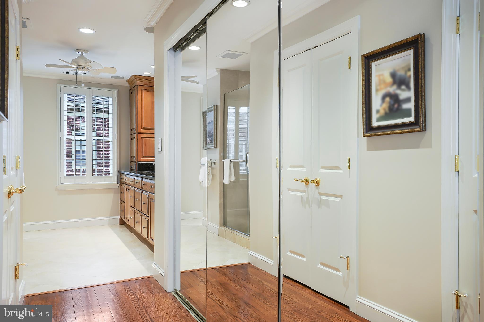 RIVERGATE - Residential