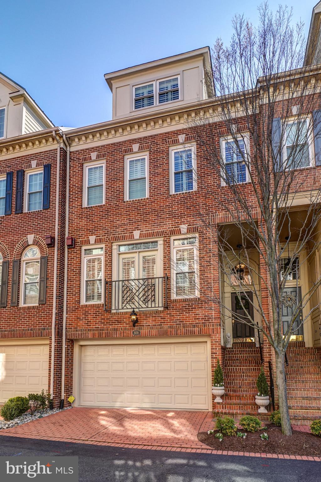 RIVERGATE - Residential