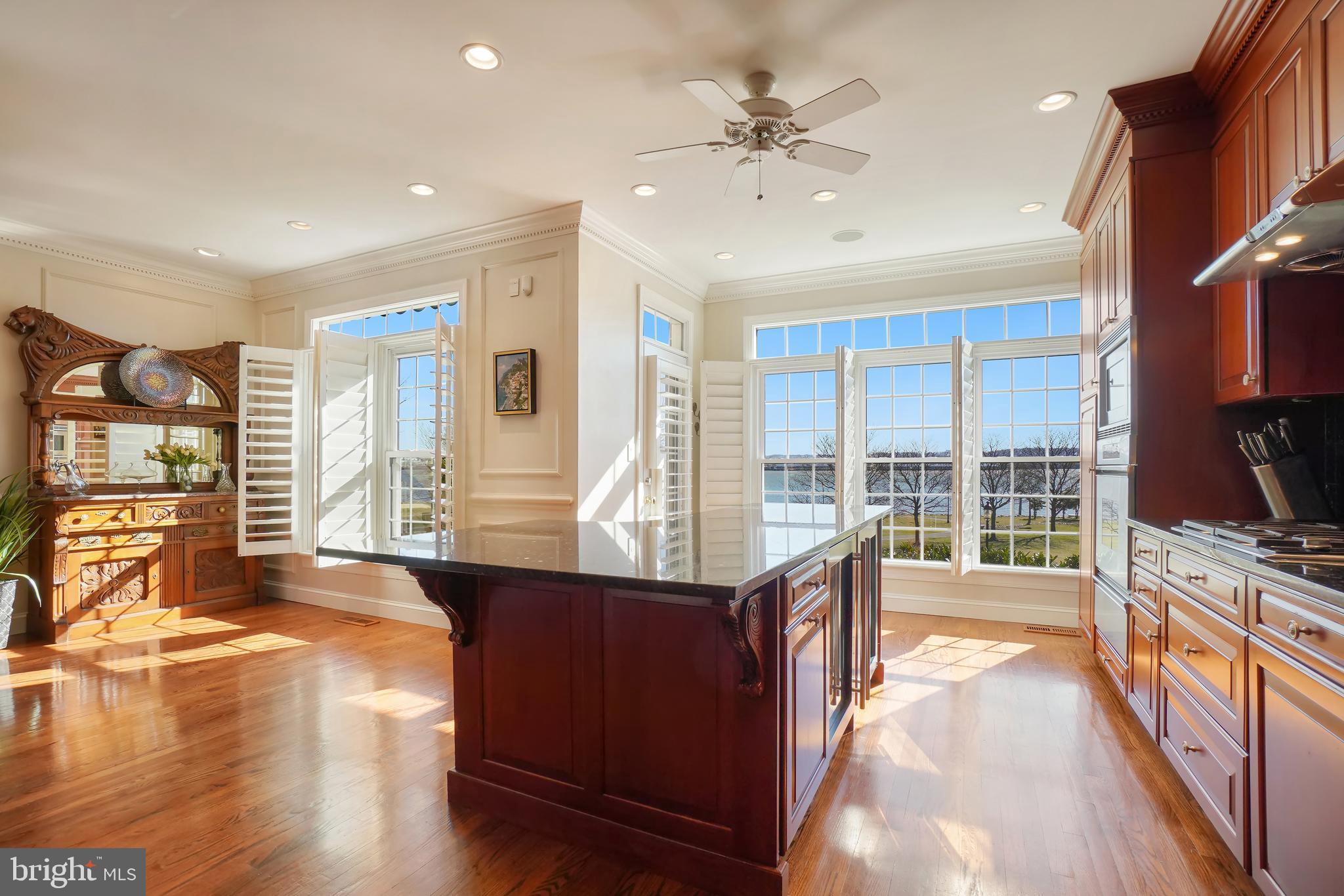 RIVERGATE - Residential