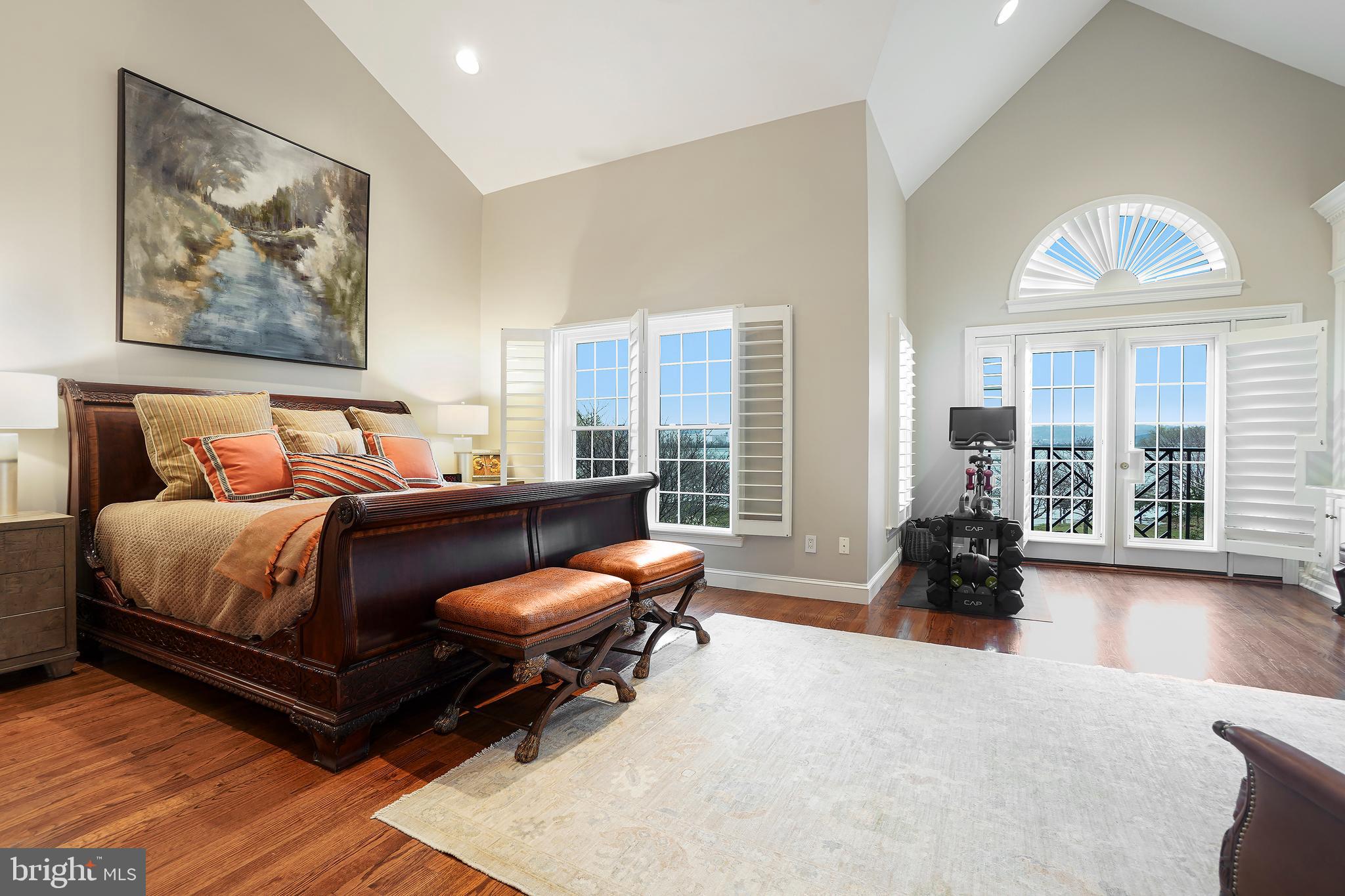 RIVERGATE - Residential