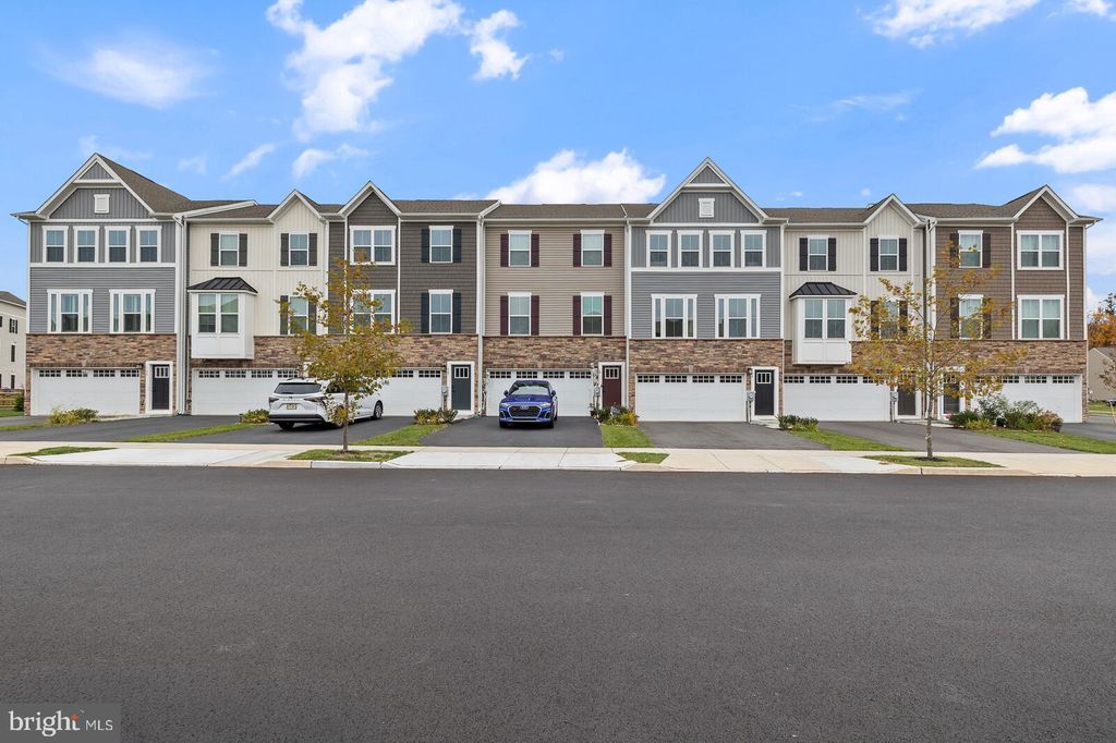 Photo of 6 Dolcie Lane, LAWRENCE TOWNSHIP, NJ 08648 (MLS # NJME2069166)