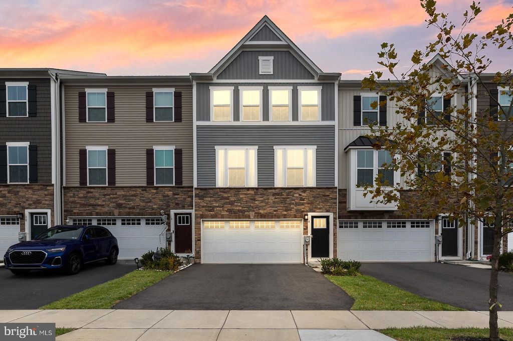 Photo of 6 Dolcie Lane, LAWRENCE TOWNSHIP, NJ 08648 (MLS # NJME2069166)