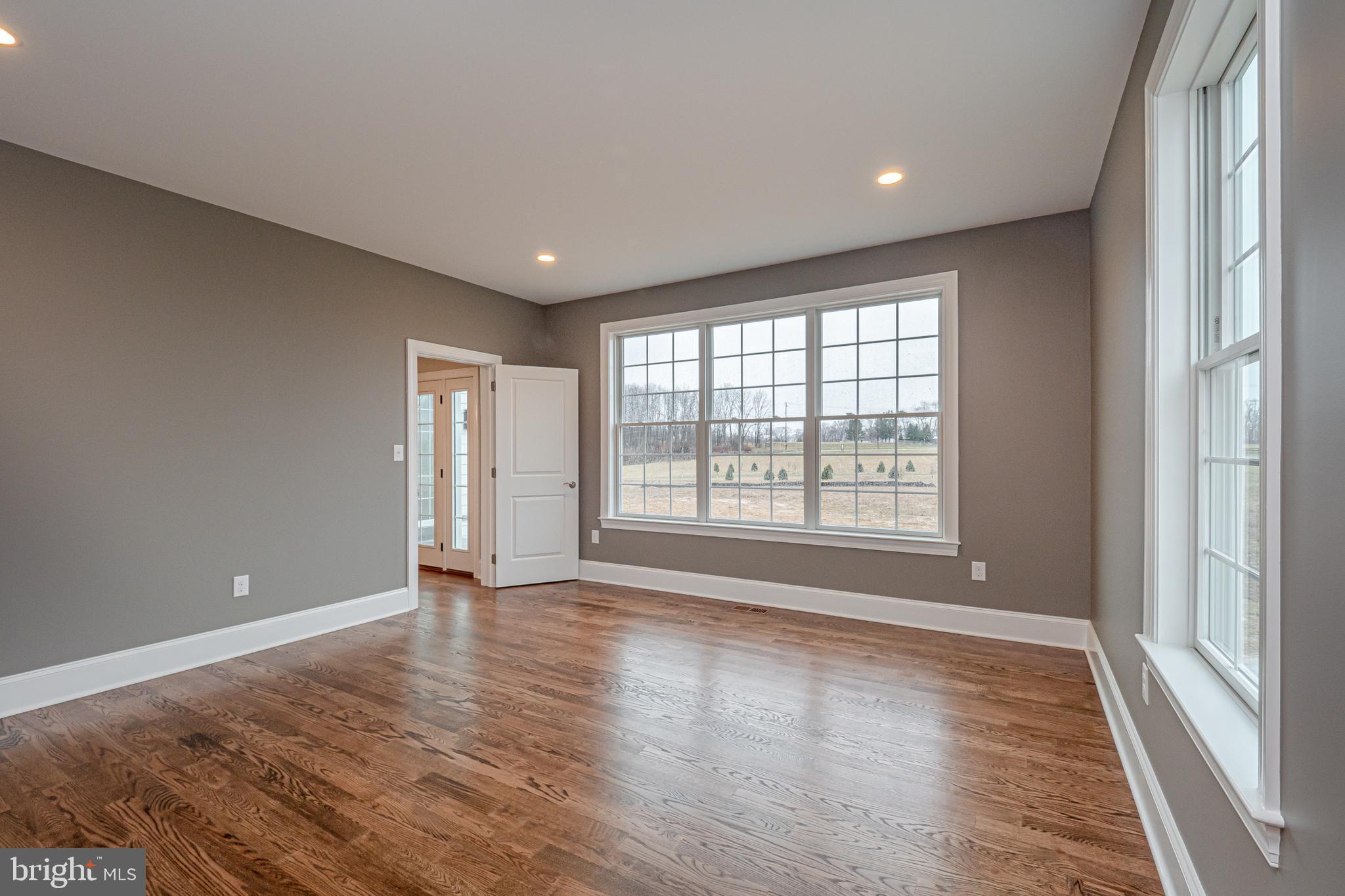 ESTATES AT HOWELL RIDGE - Residential