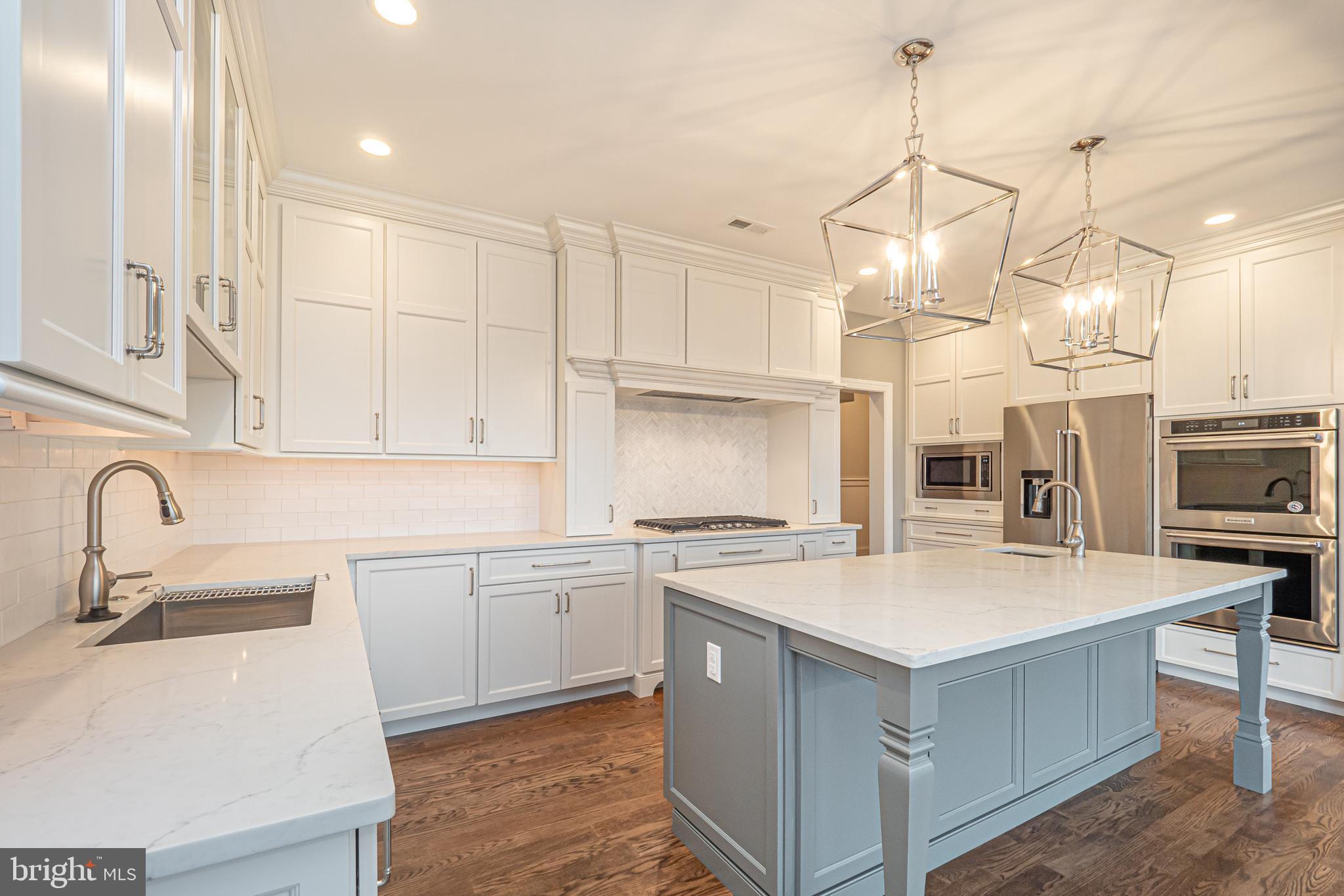 ESTATES AT HOWELL RIDGE - Residential