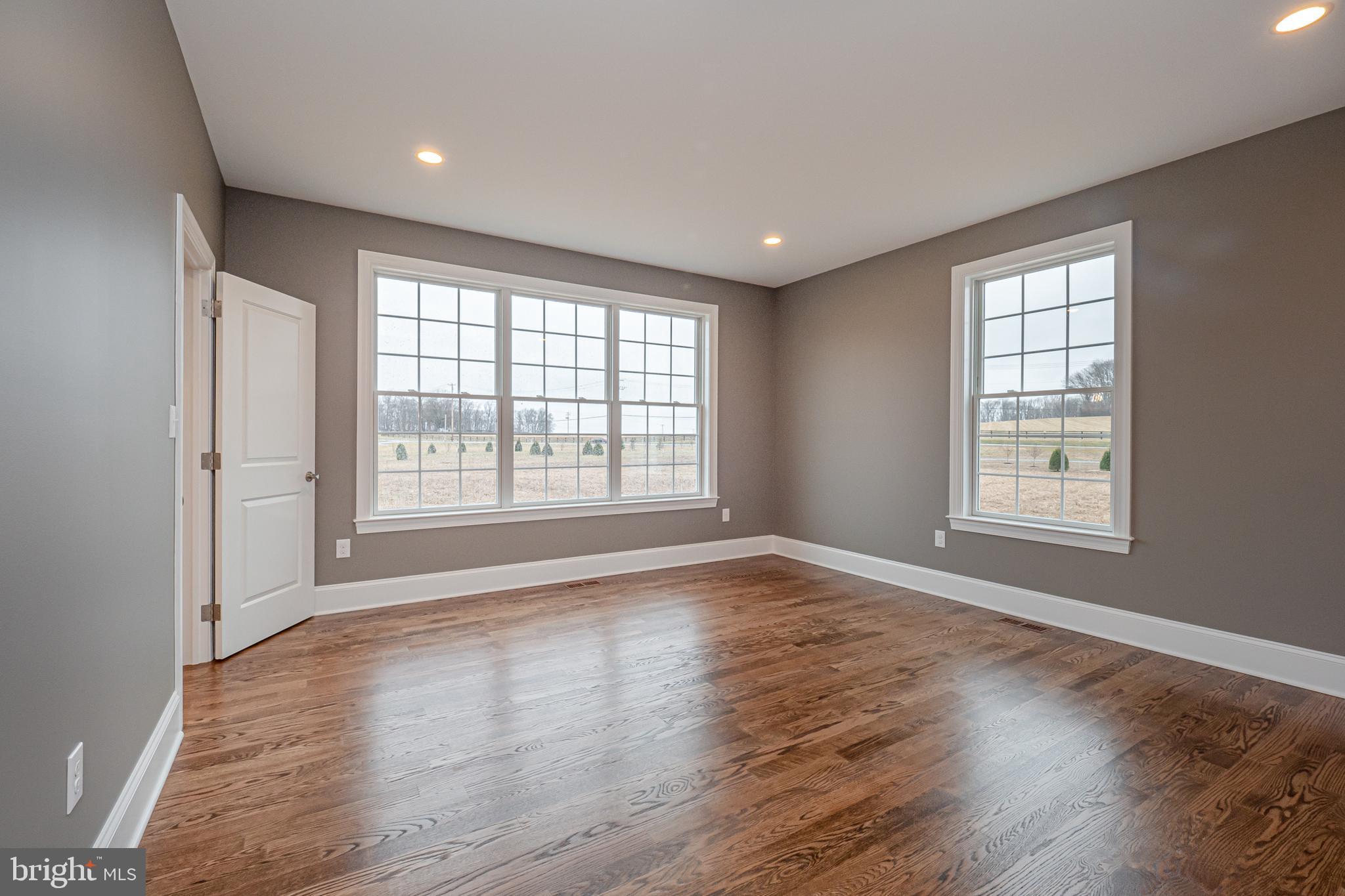 ESTATES AT HOWELL RIDGE - Residential