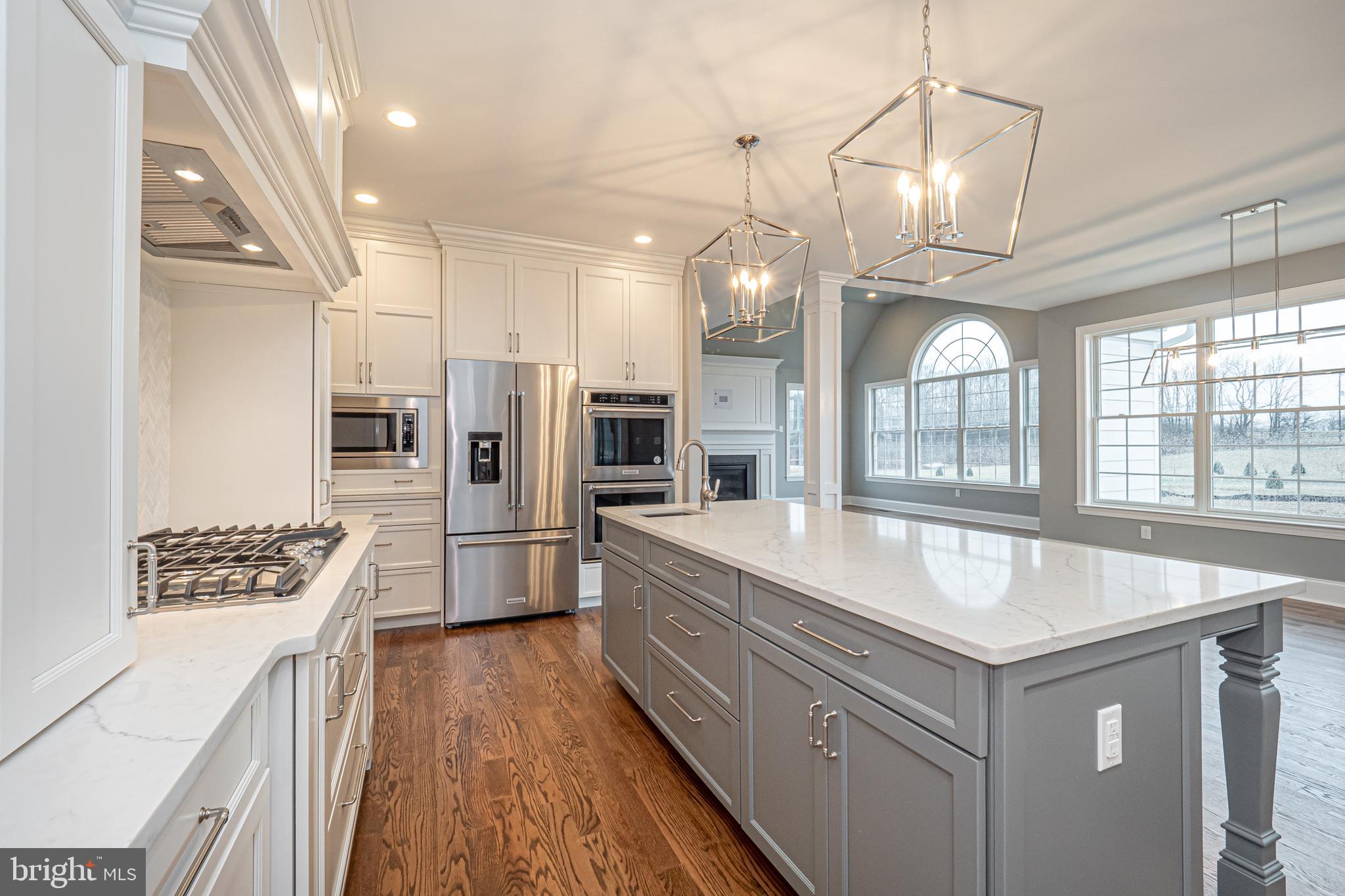 ESTATES AT HOWELL RIDGE - Residential