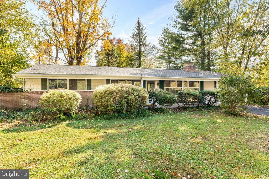 Photo of 6326 Farmar Lane, FLOURTOWN, PA 19031 (MLS # PAMC2159256)