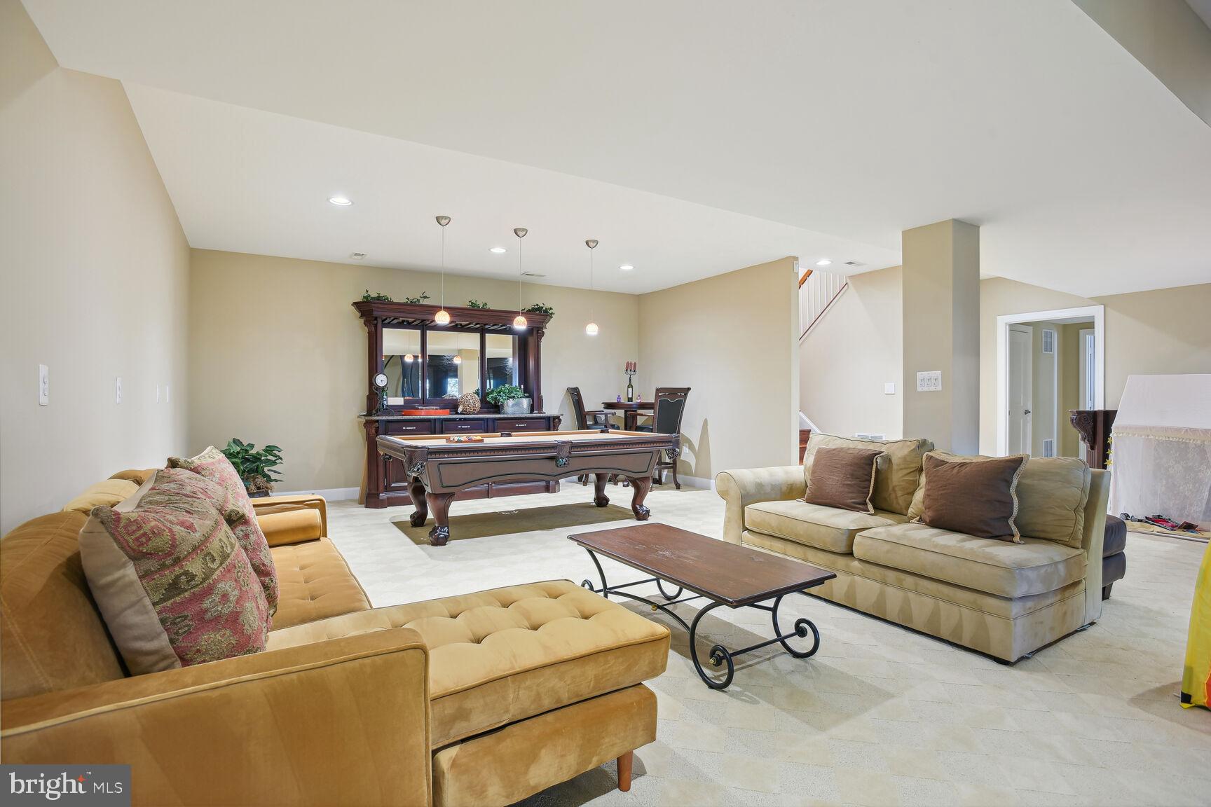 RIVER CREEK - Residential Lease