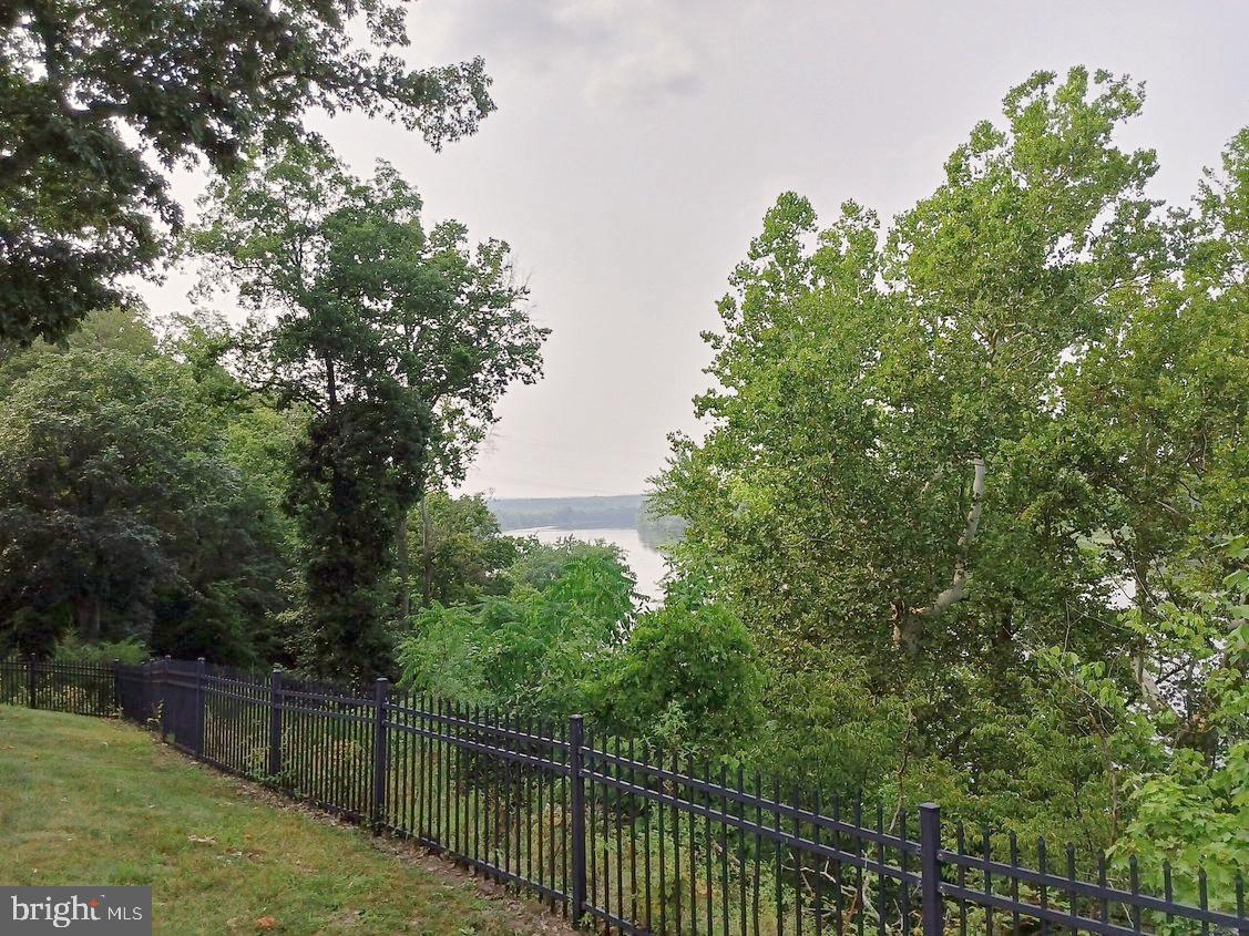 RIVER CREEK - Residential Lease