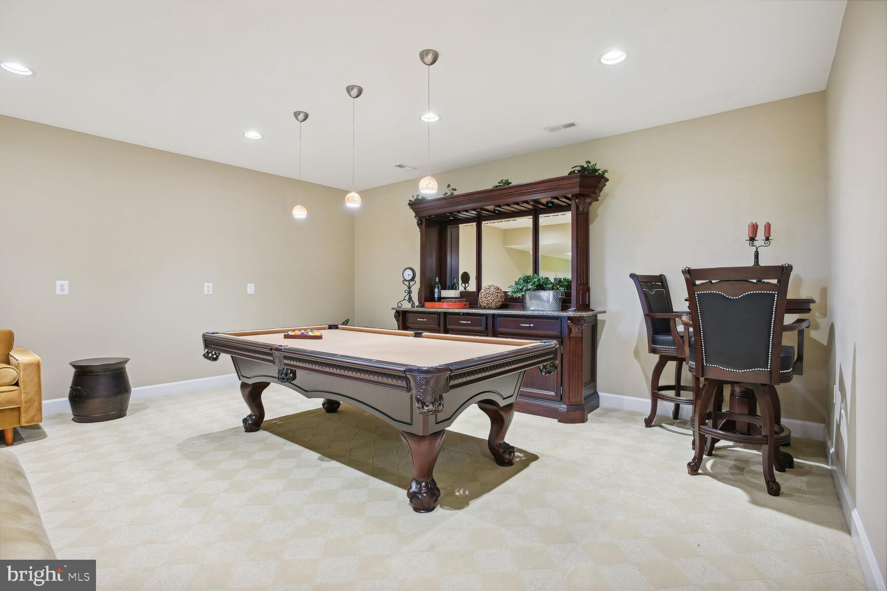 RIVER CREEK - Residential Lease