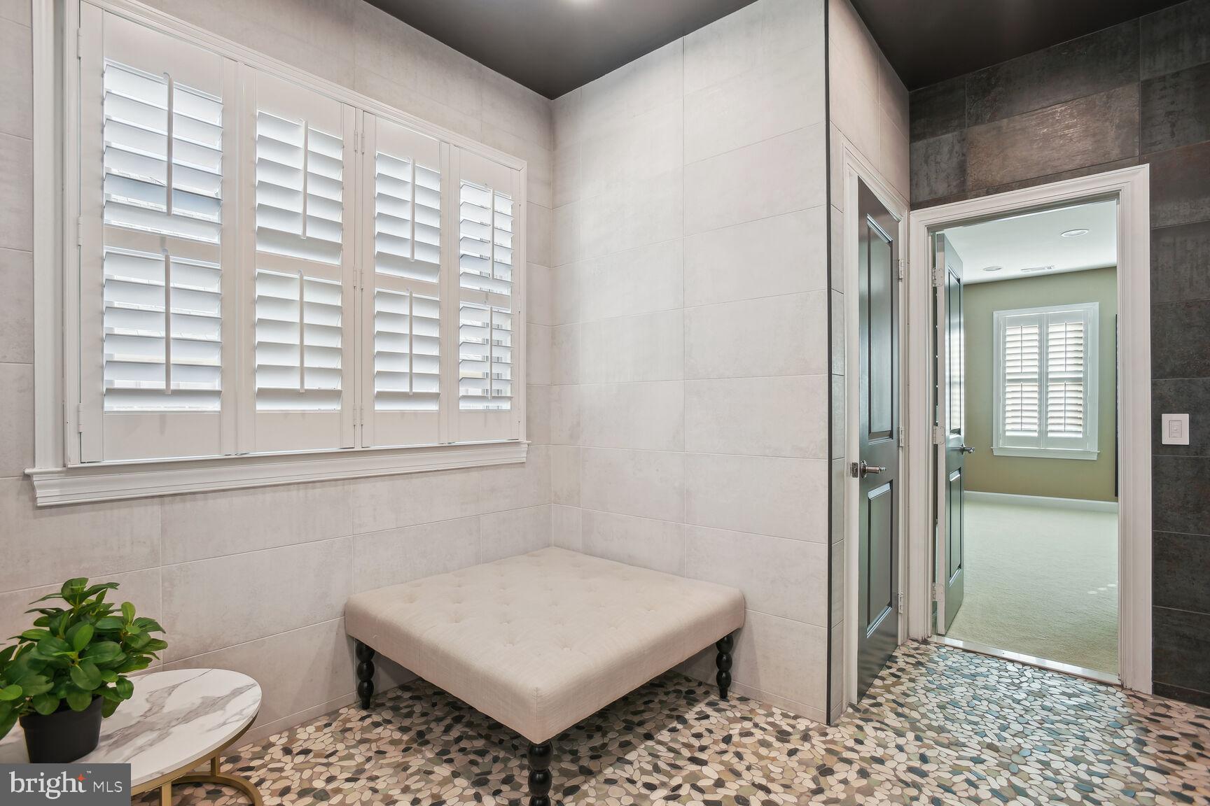 RIVER CREEK - Residential Lease