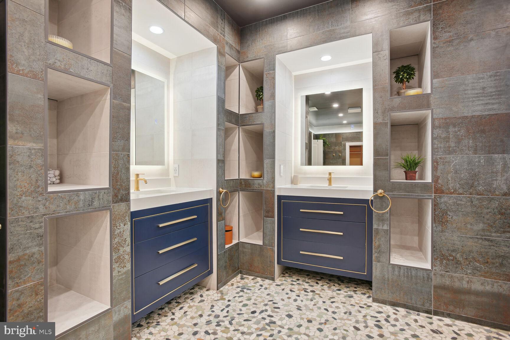 RIVER CREEK - Residential Lease