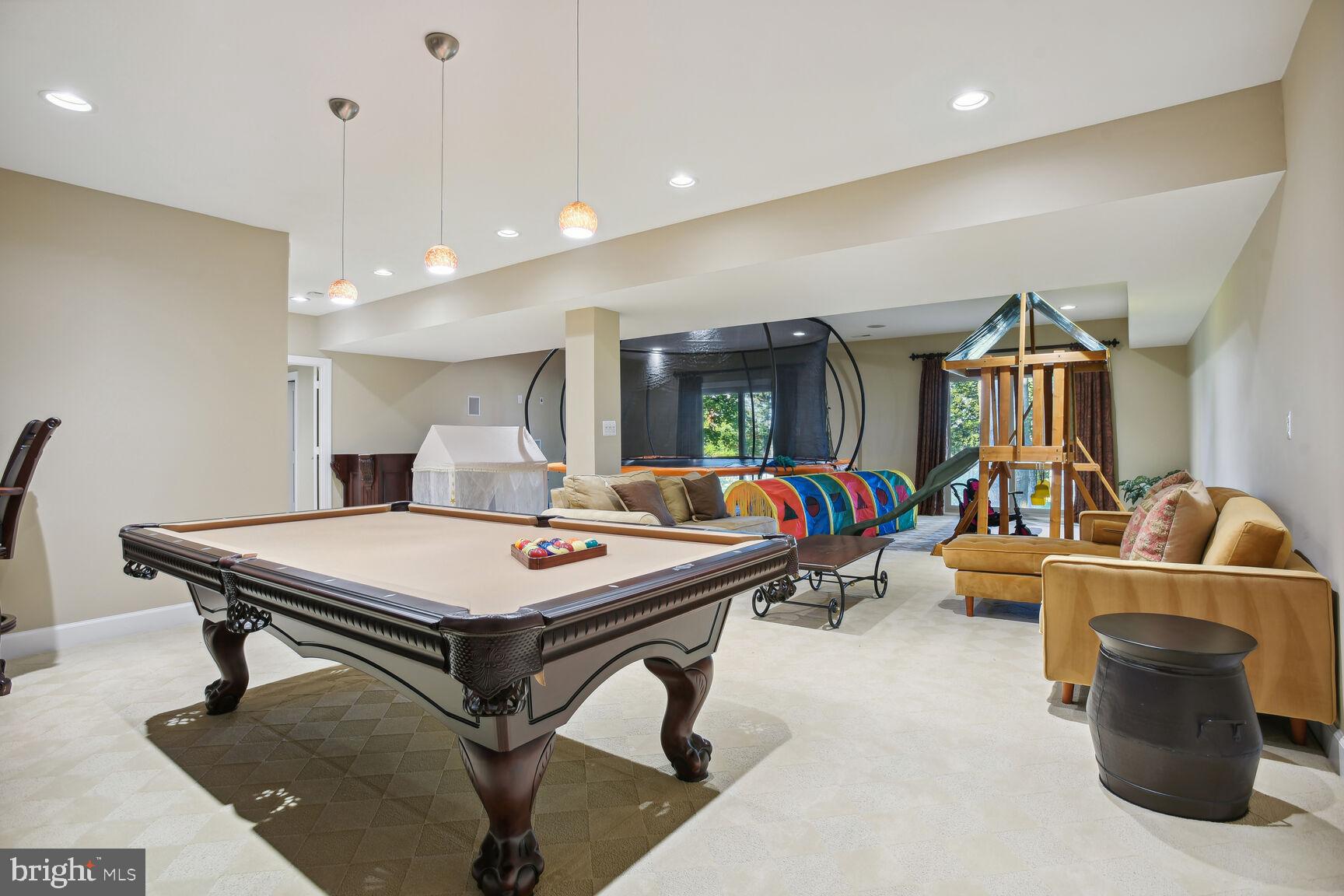 RIVER CREEK - Residential Lease