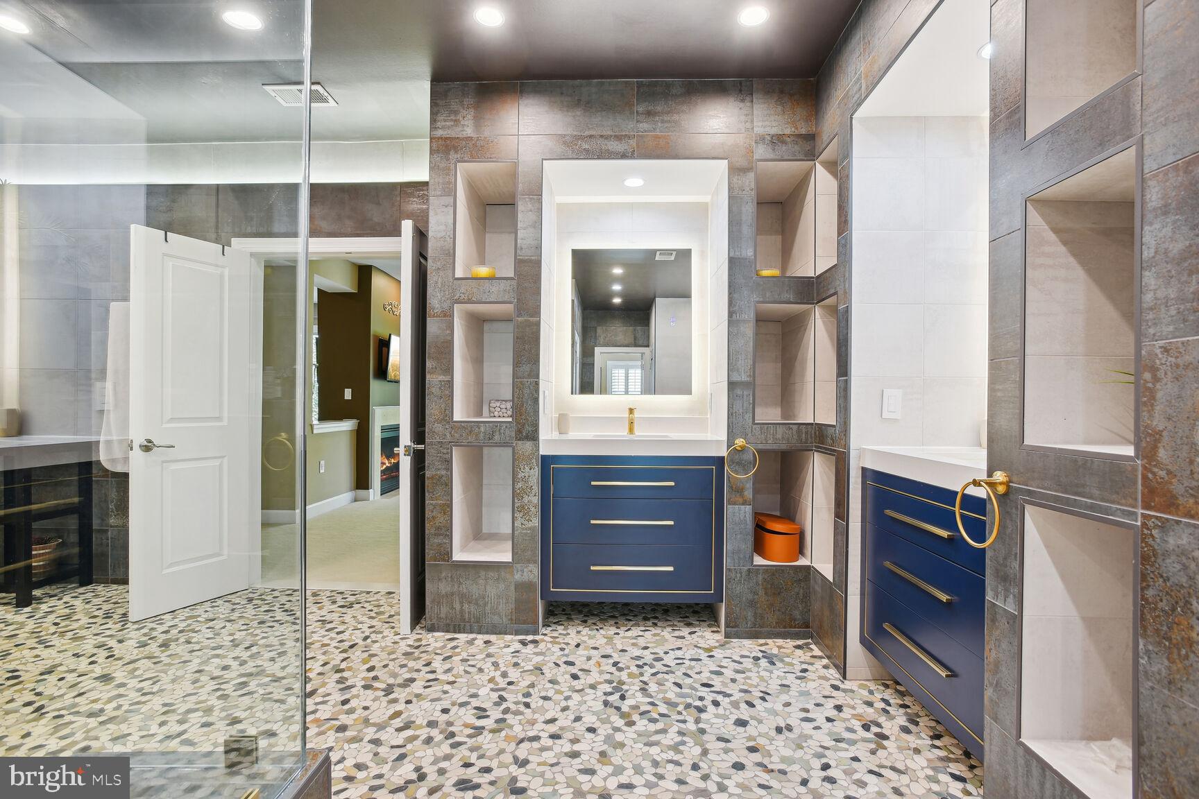 RIVER CREEK - Residential Lease