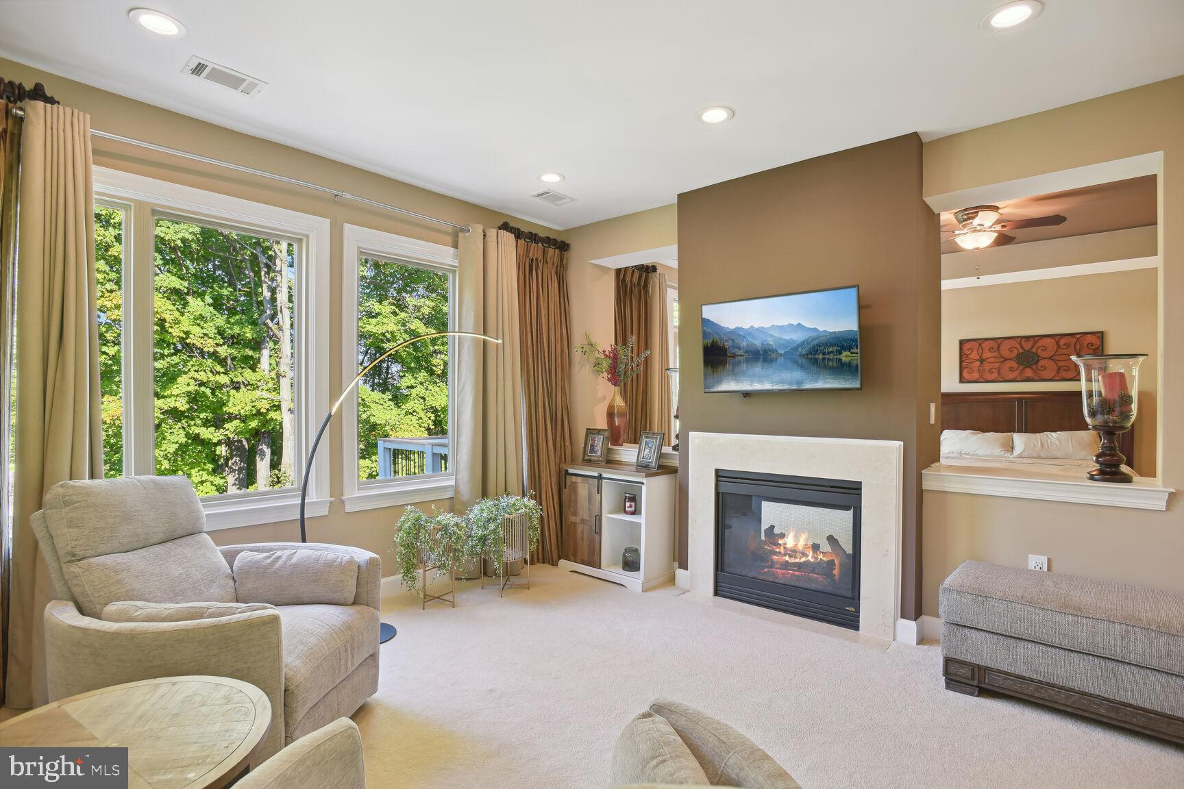 RIVER CREEK - Residential Lease