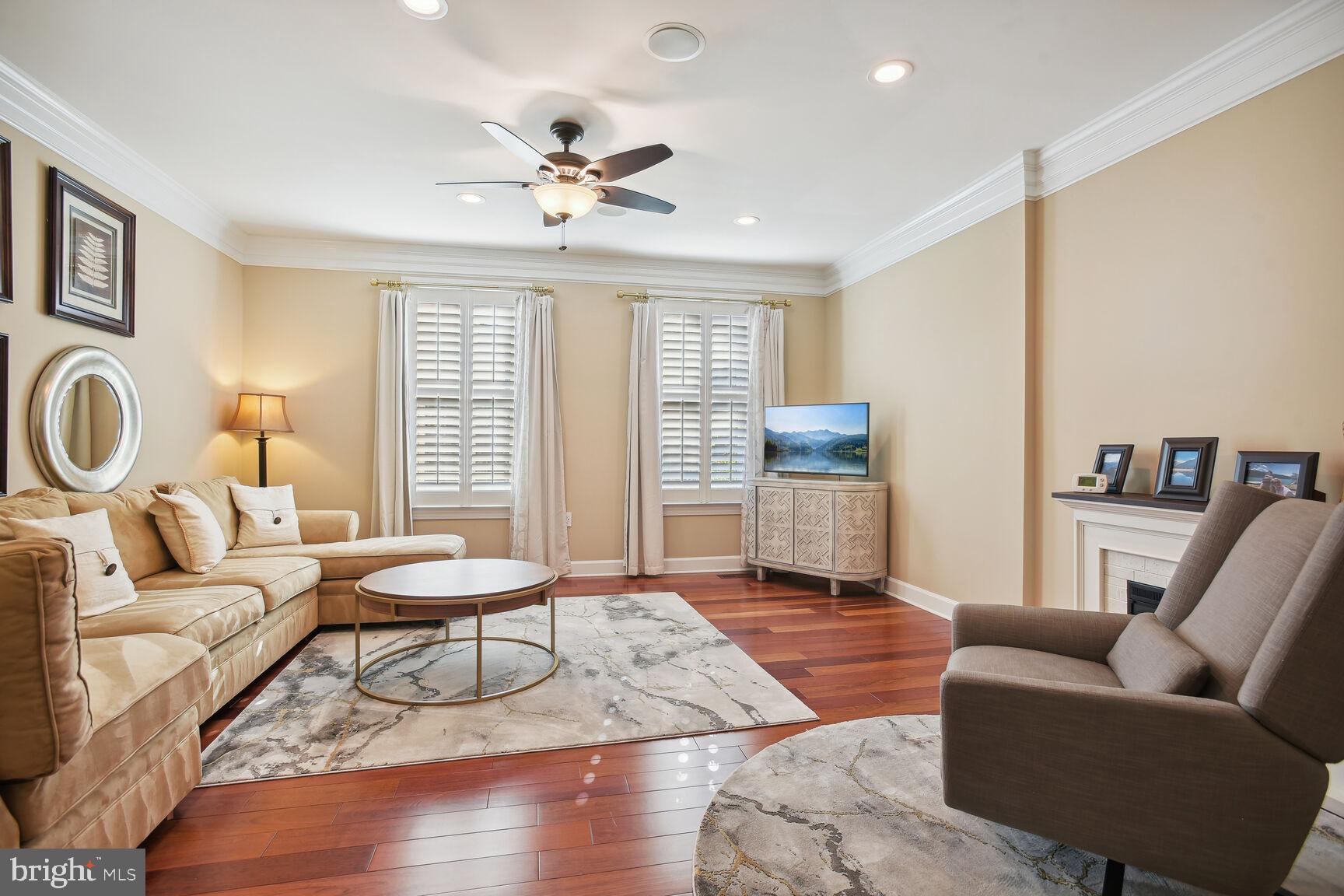 RIVER CREEK - Residential Lease