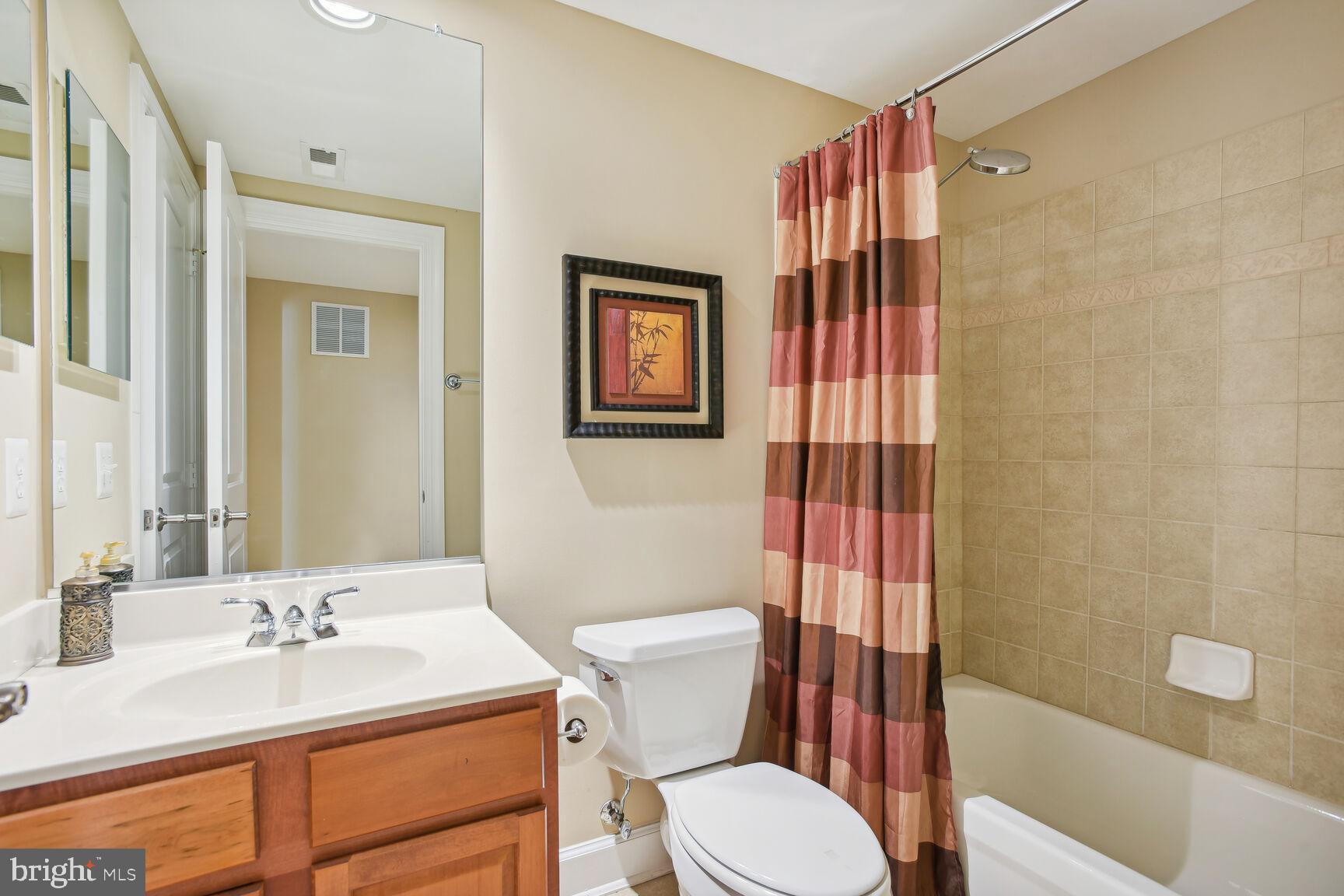 RIVER CREEK - Residential Lease