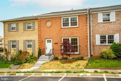 4503 King Edward Court, Annandale, VA MLS: VAFX2227834