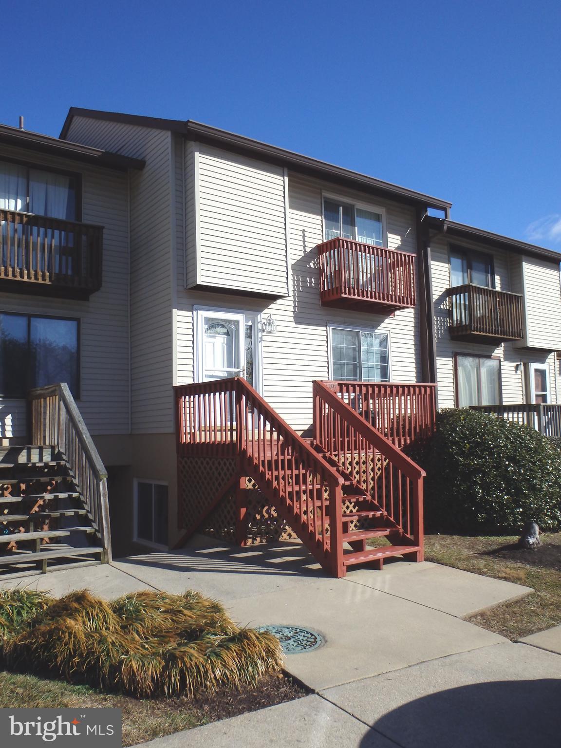 APPLEWALK CONDO - Residential