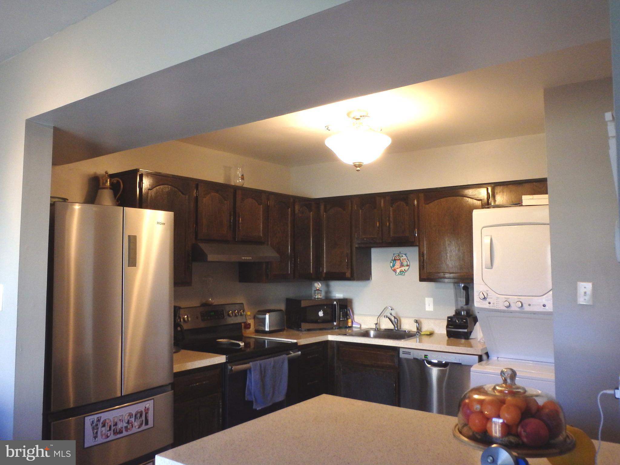 APPLEWALK CONDO - Residential