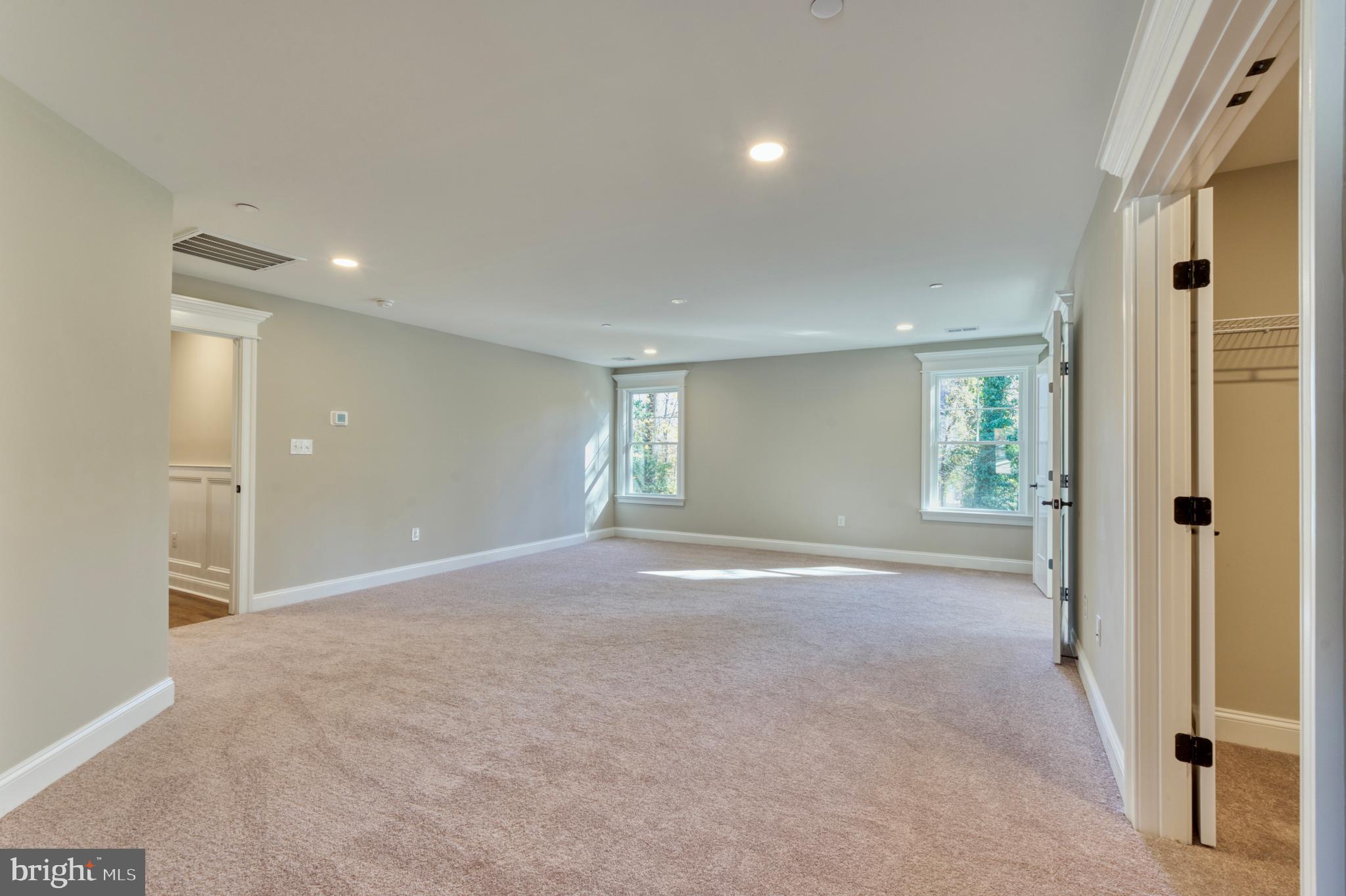 ANNAPOLIS ROADS - Residential