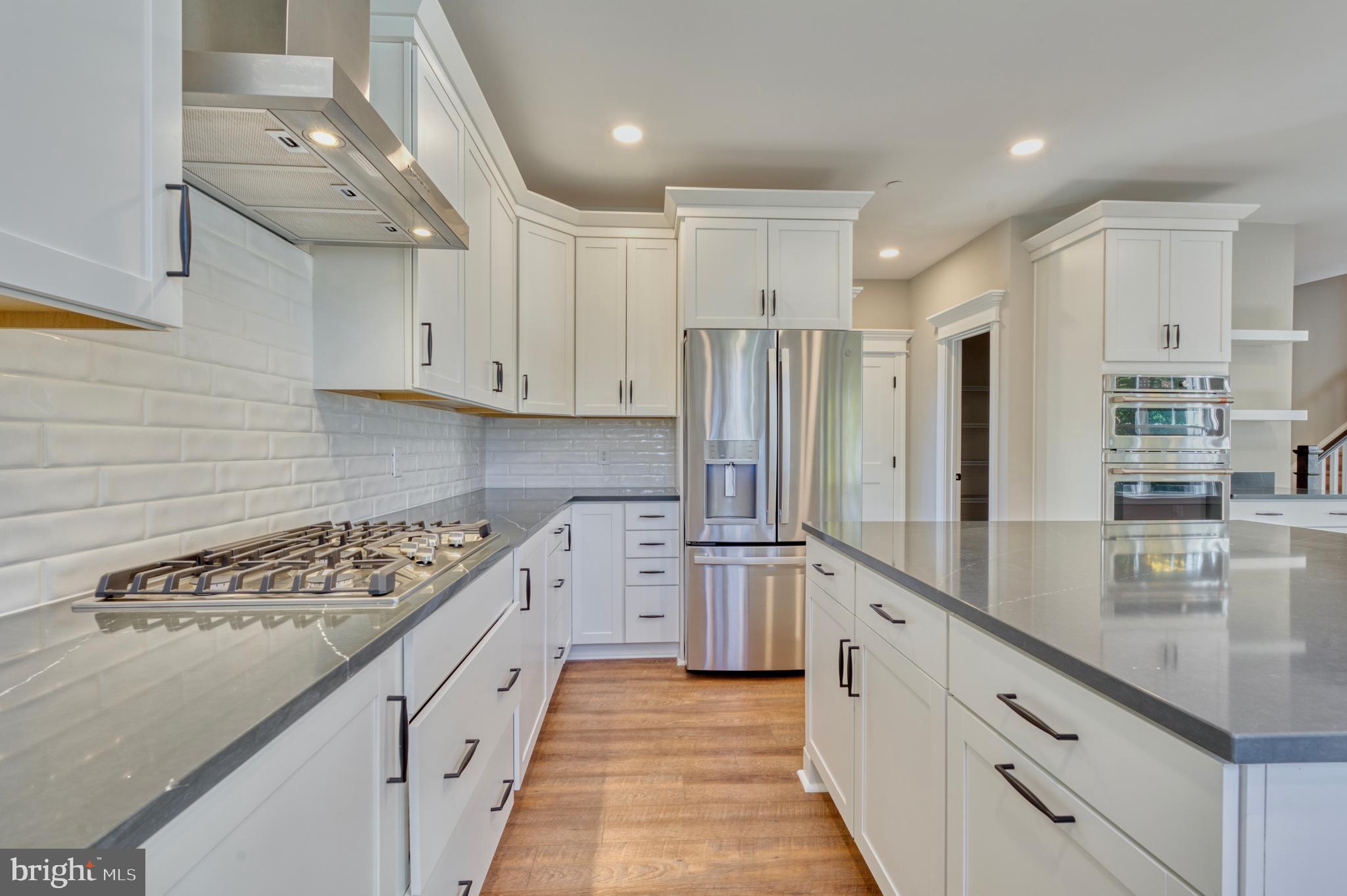 ANNAPOLIS ROADS - Residential