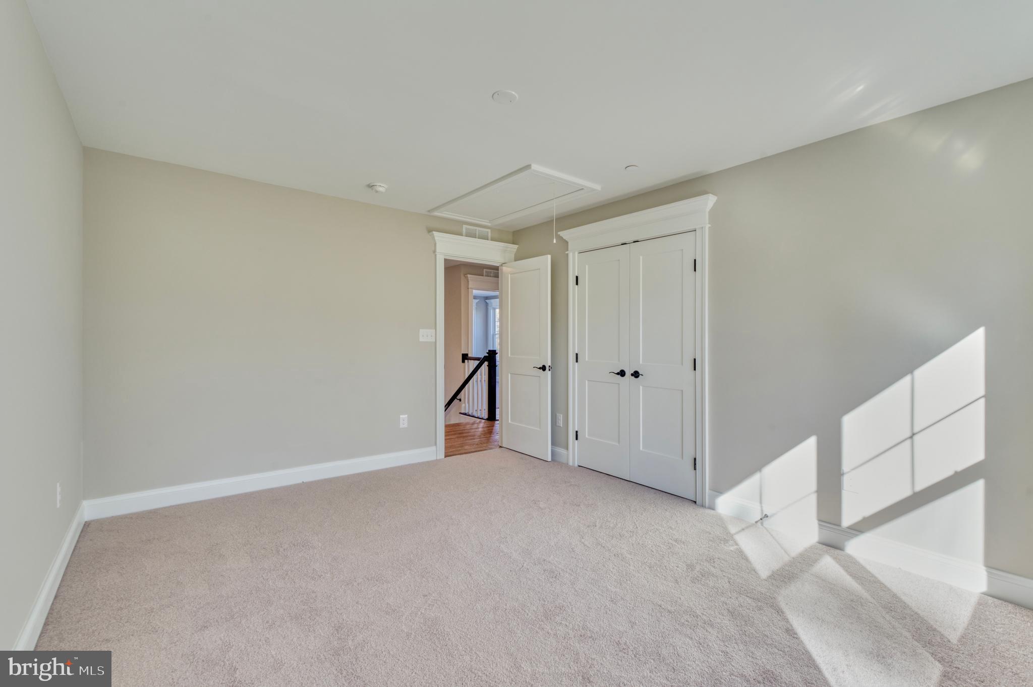 ANNAPOLIS ROADS - Residential