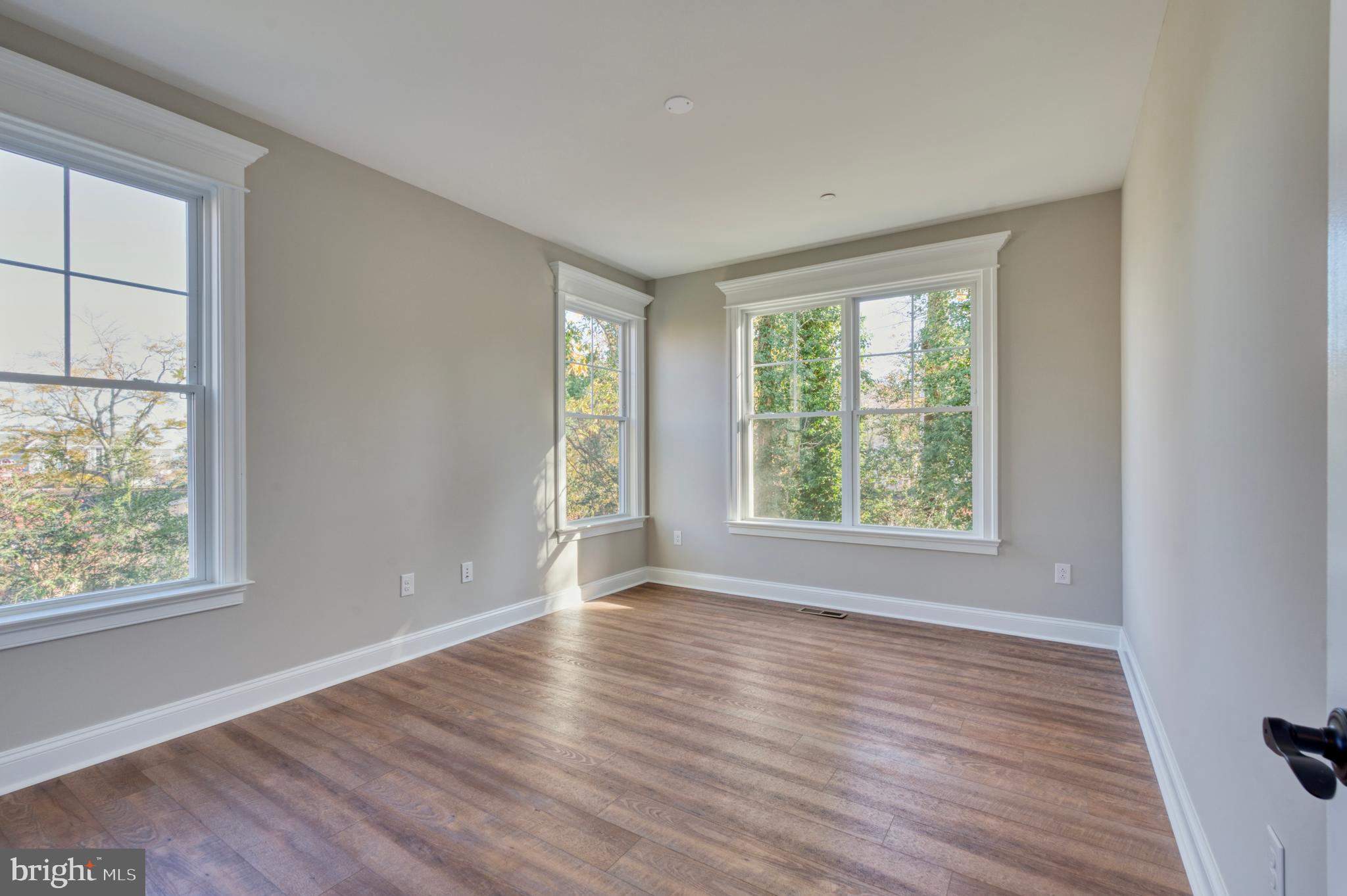 ANNAPOLIS ROADS - Residential