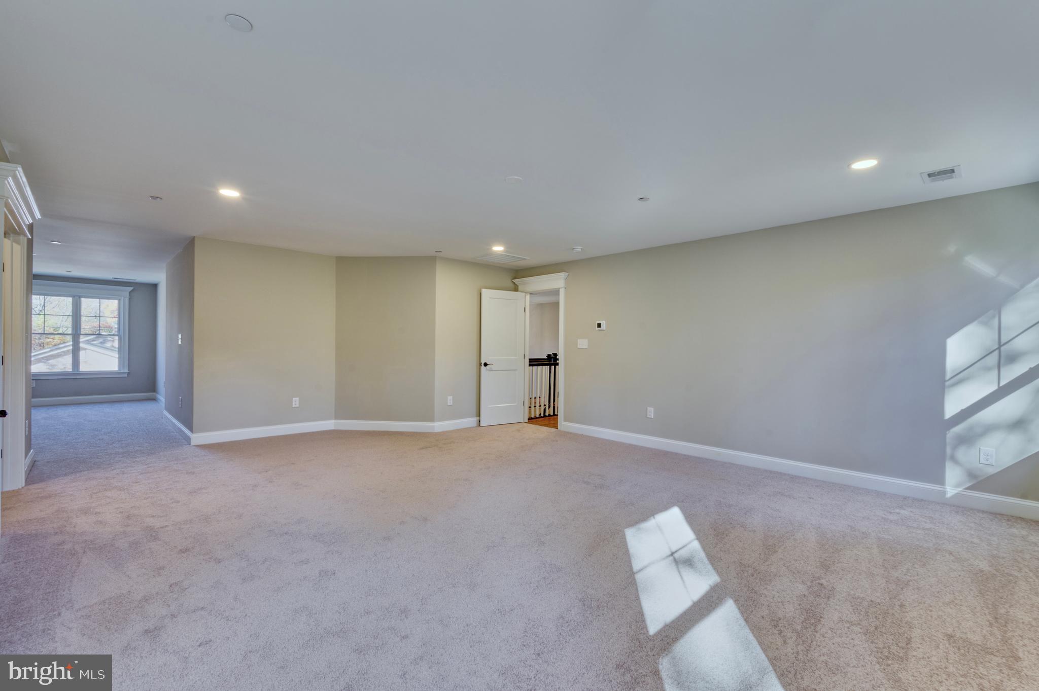 ANNAPOLIS ROADS - Residential