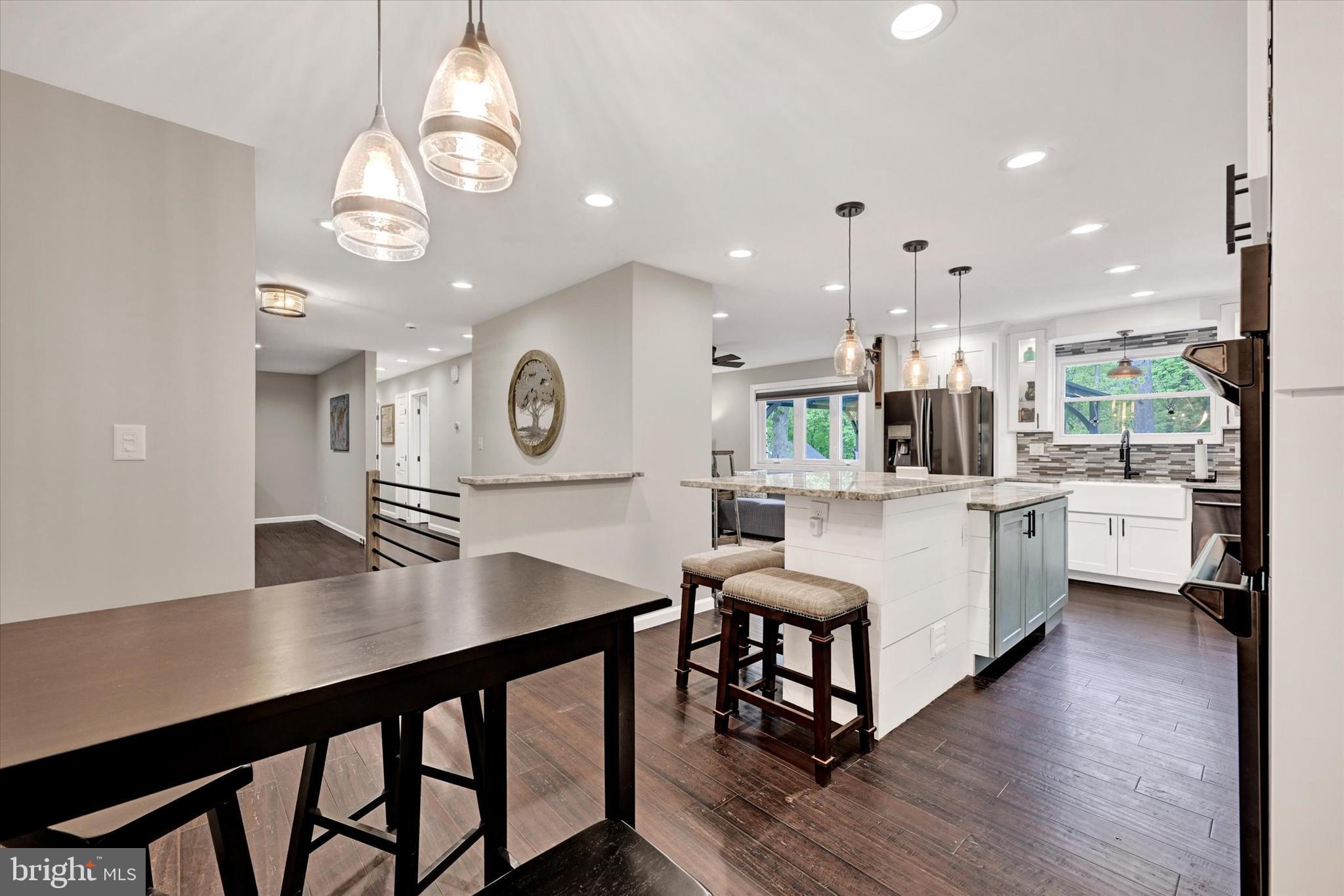 WOLF HILL - Residential