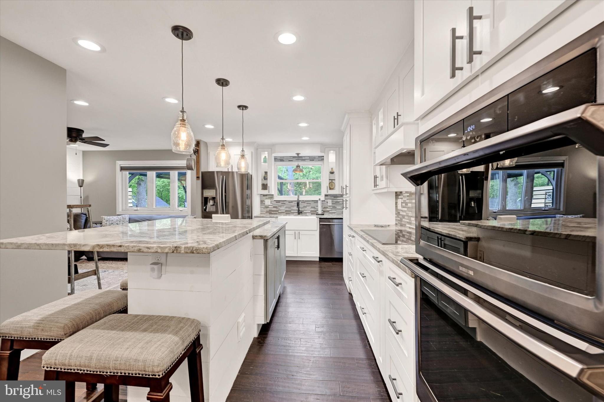 WOLF HILL - Residential