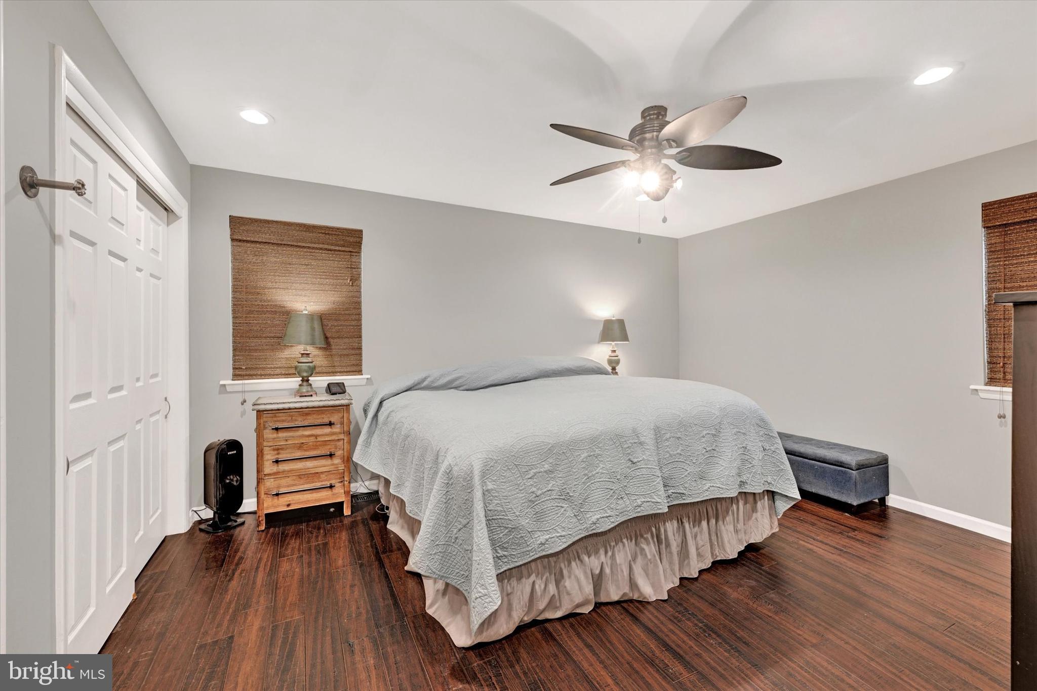 WOLF HILL - Residential