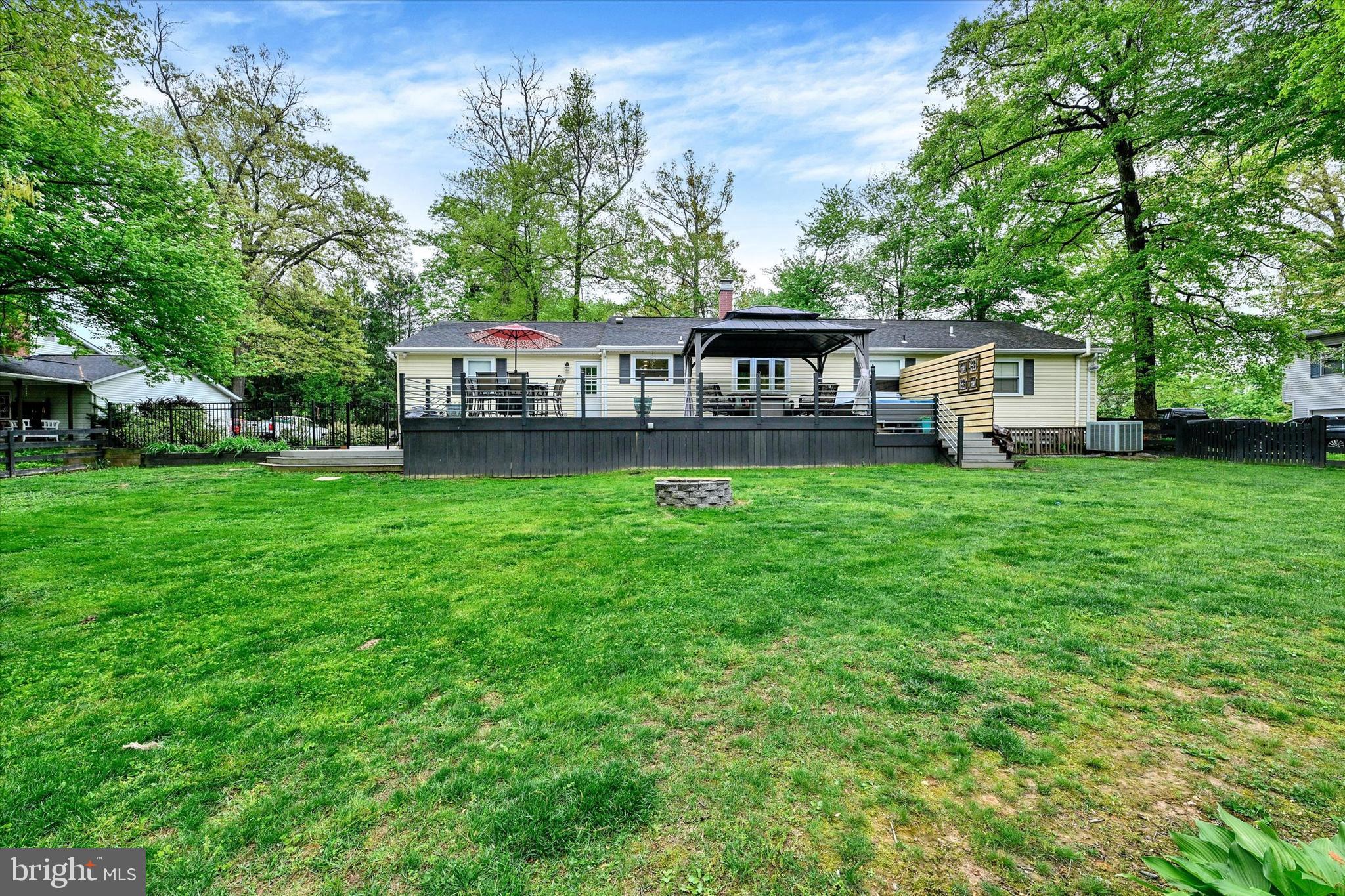 WOLF HILL - Residential