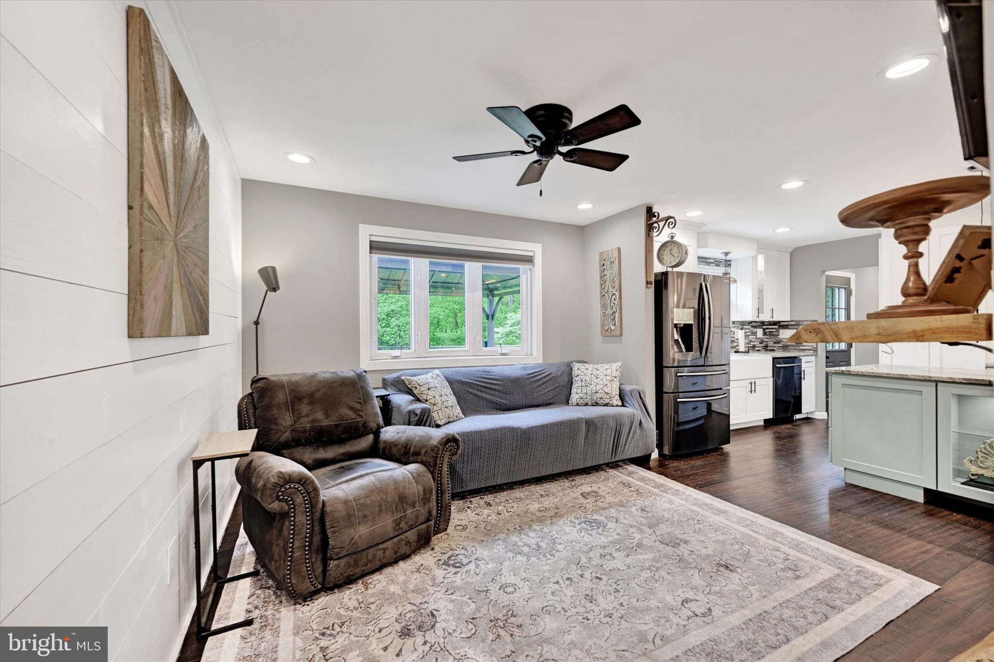 WOLF HILL - Residential