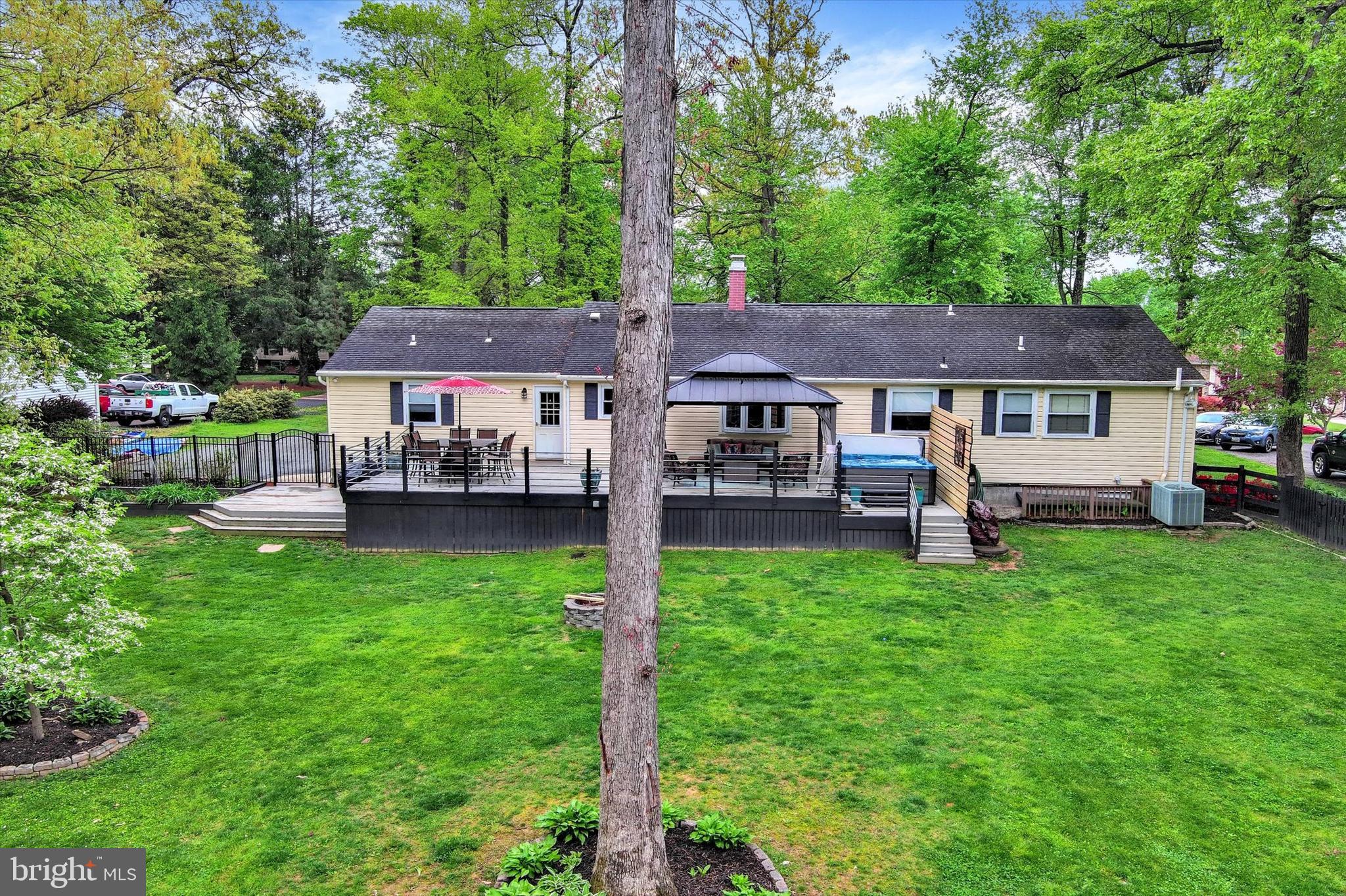 WOLF HILL - Residential