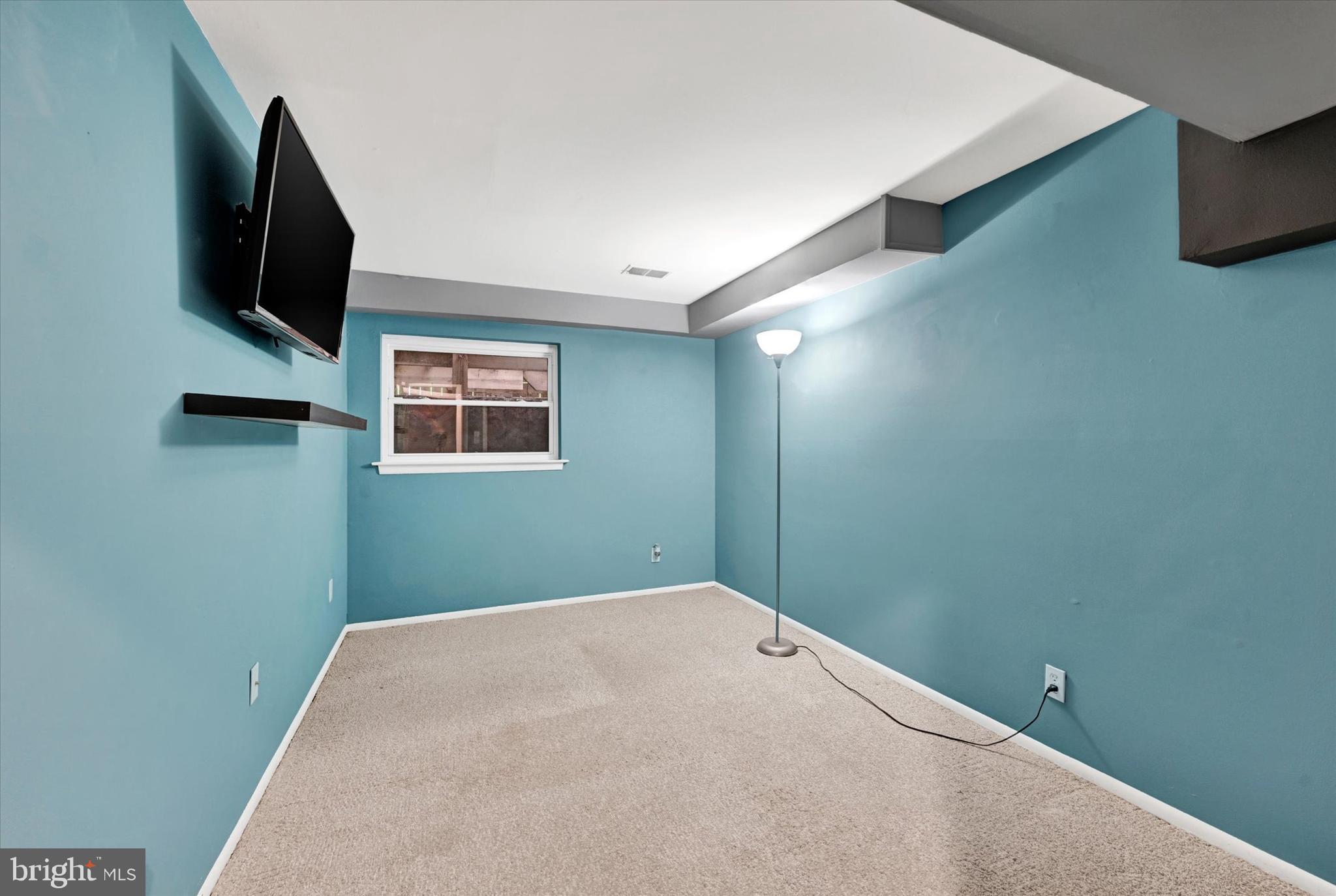 WOLF HILL - Residential
