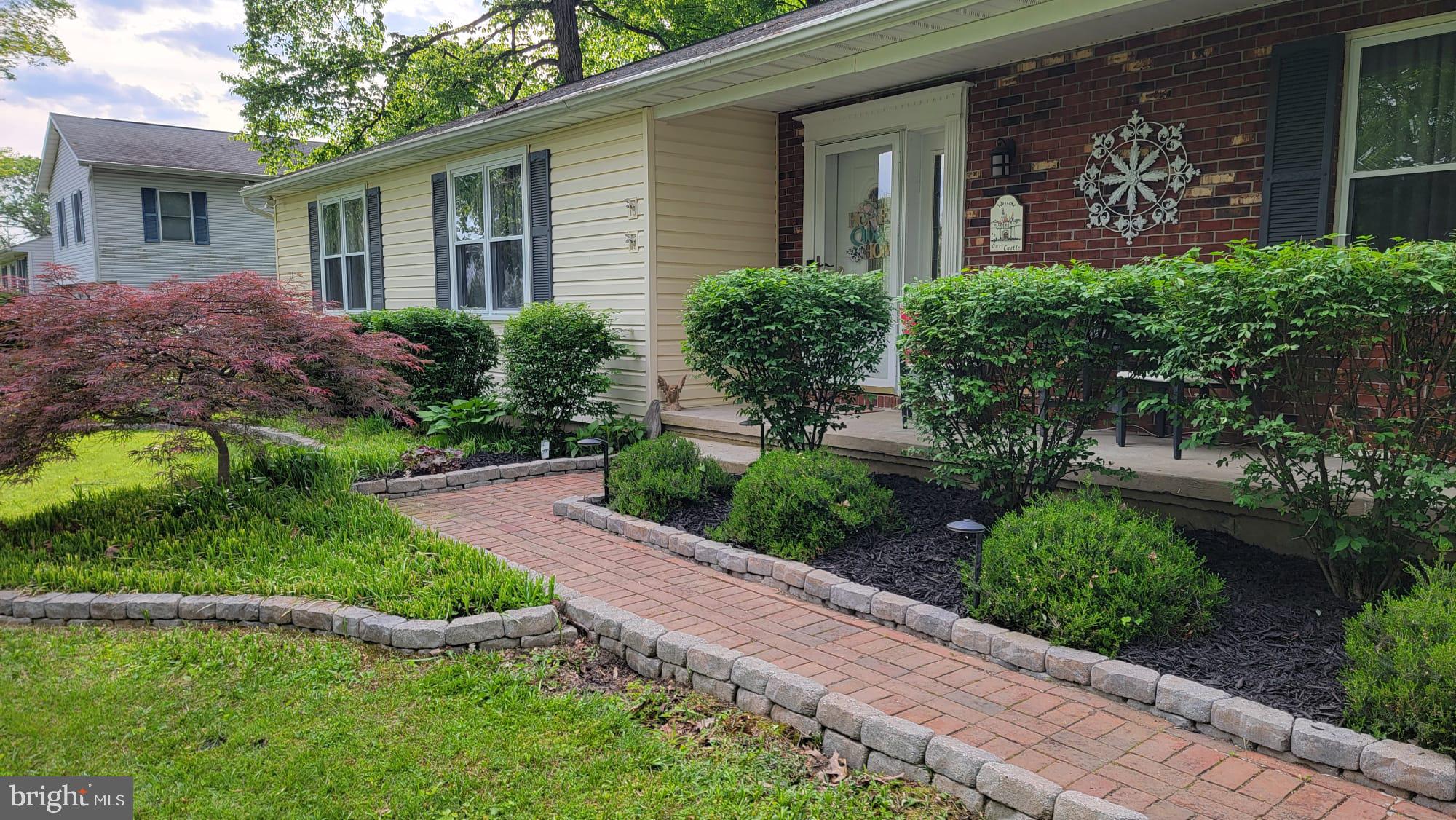 WOLF HILL - Residential