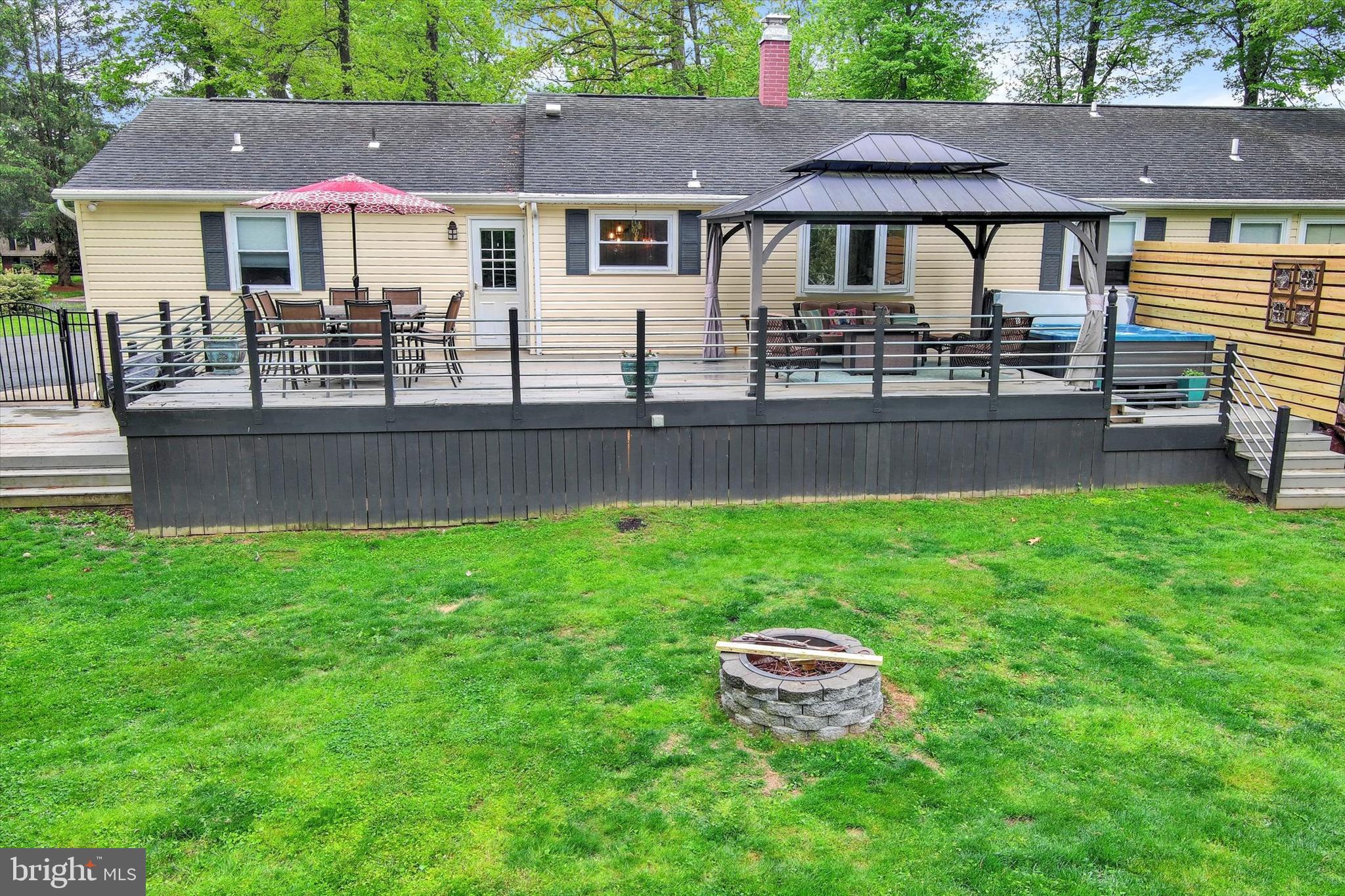 WOLF HILL - Residential