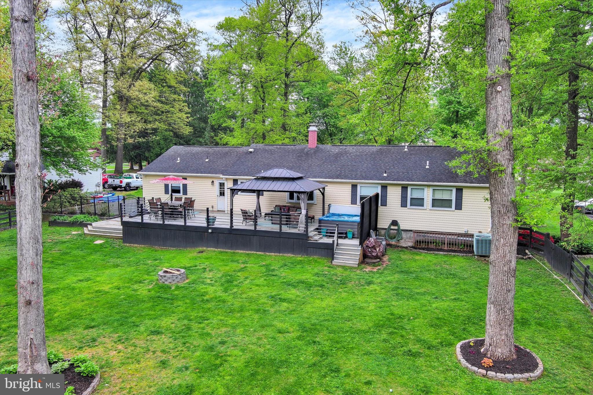 WOLF HILL - Residential